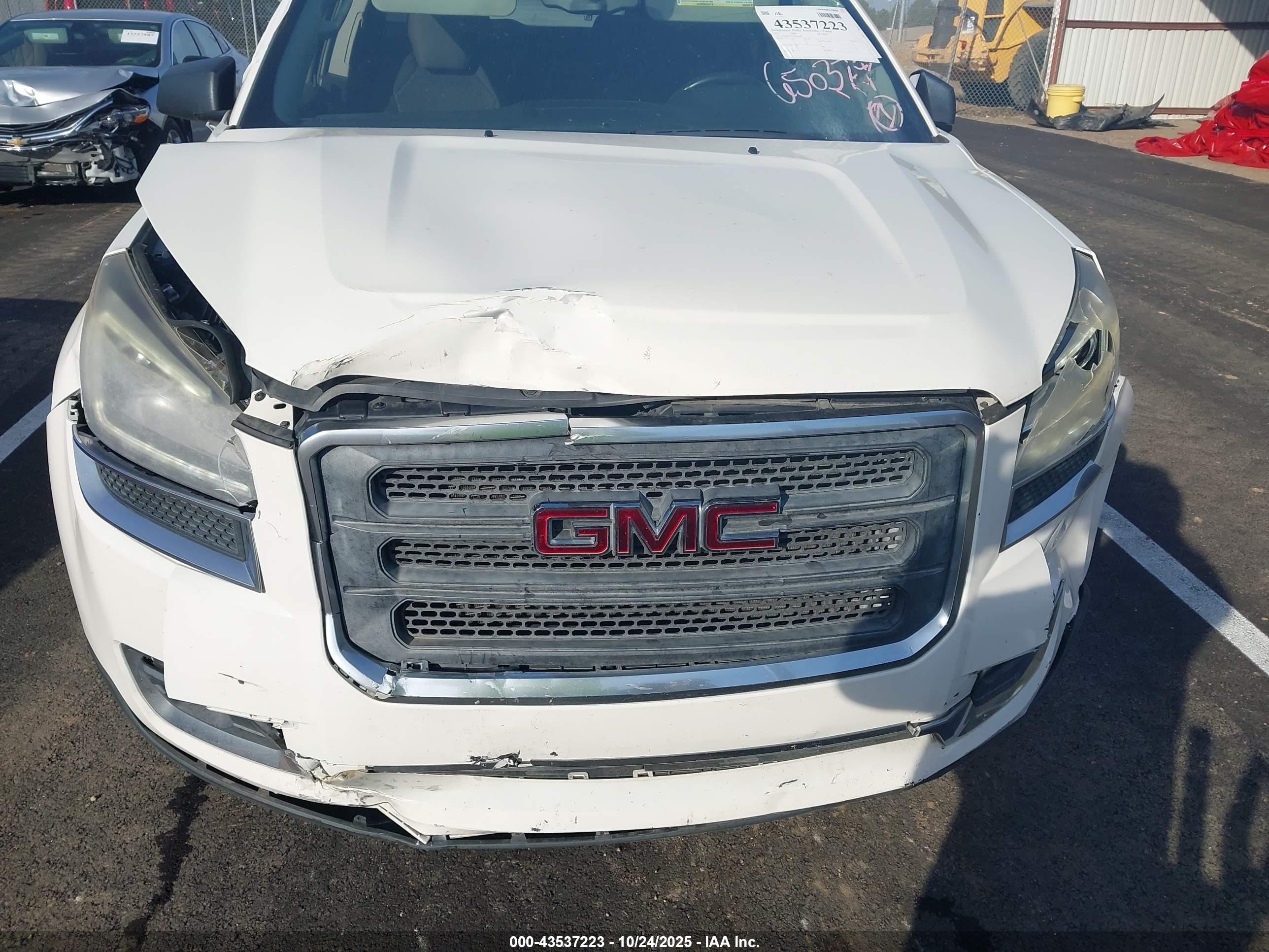 GMC ACADIA image 6