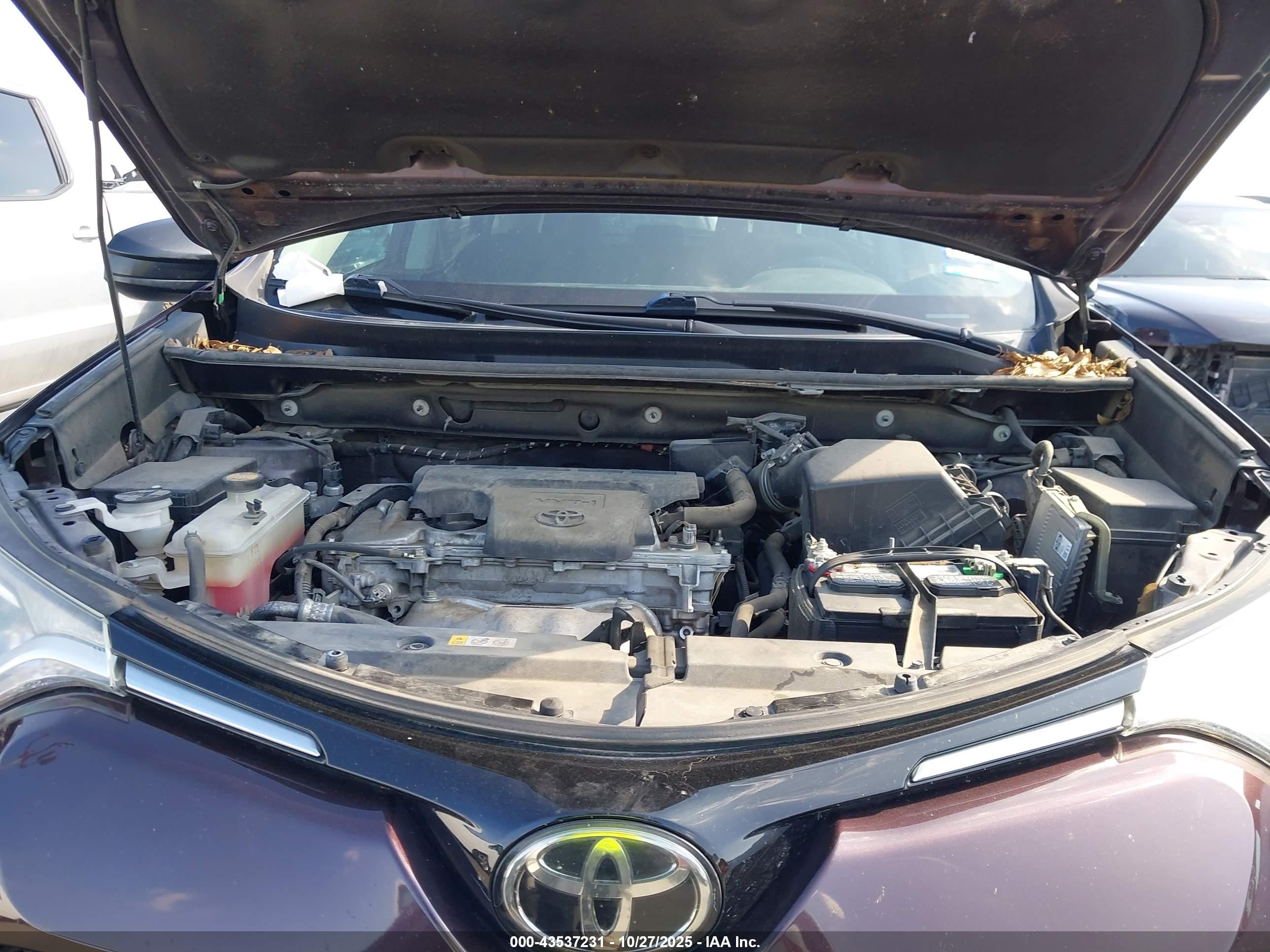 TOYOTA RAV4 image 10