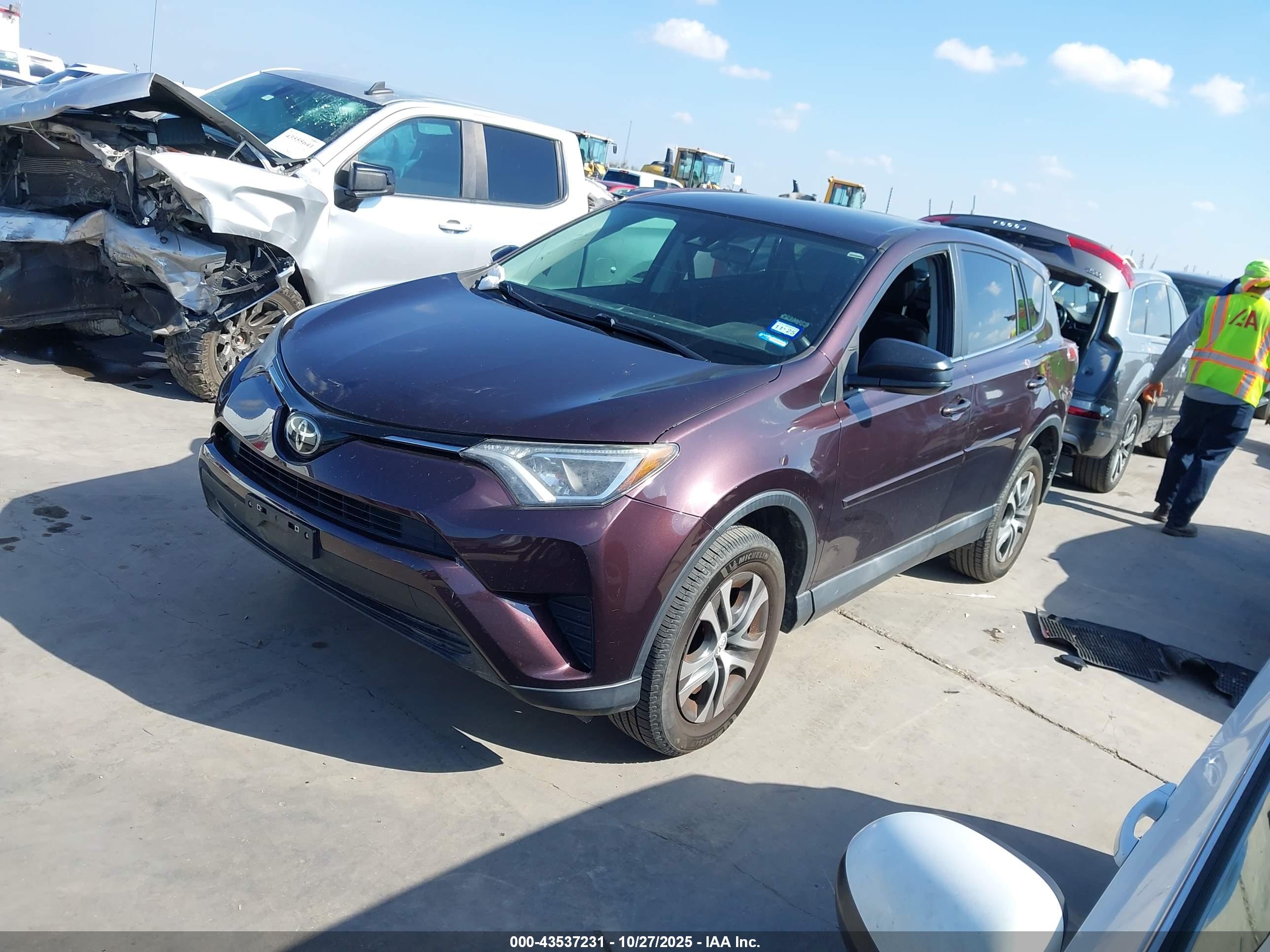 TOYOTA RAV4 image 2