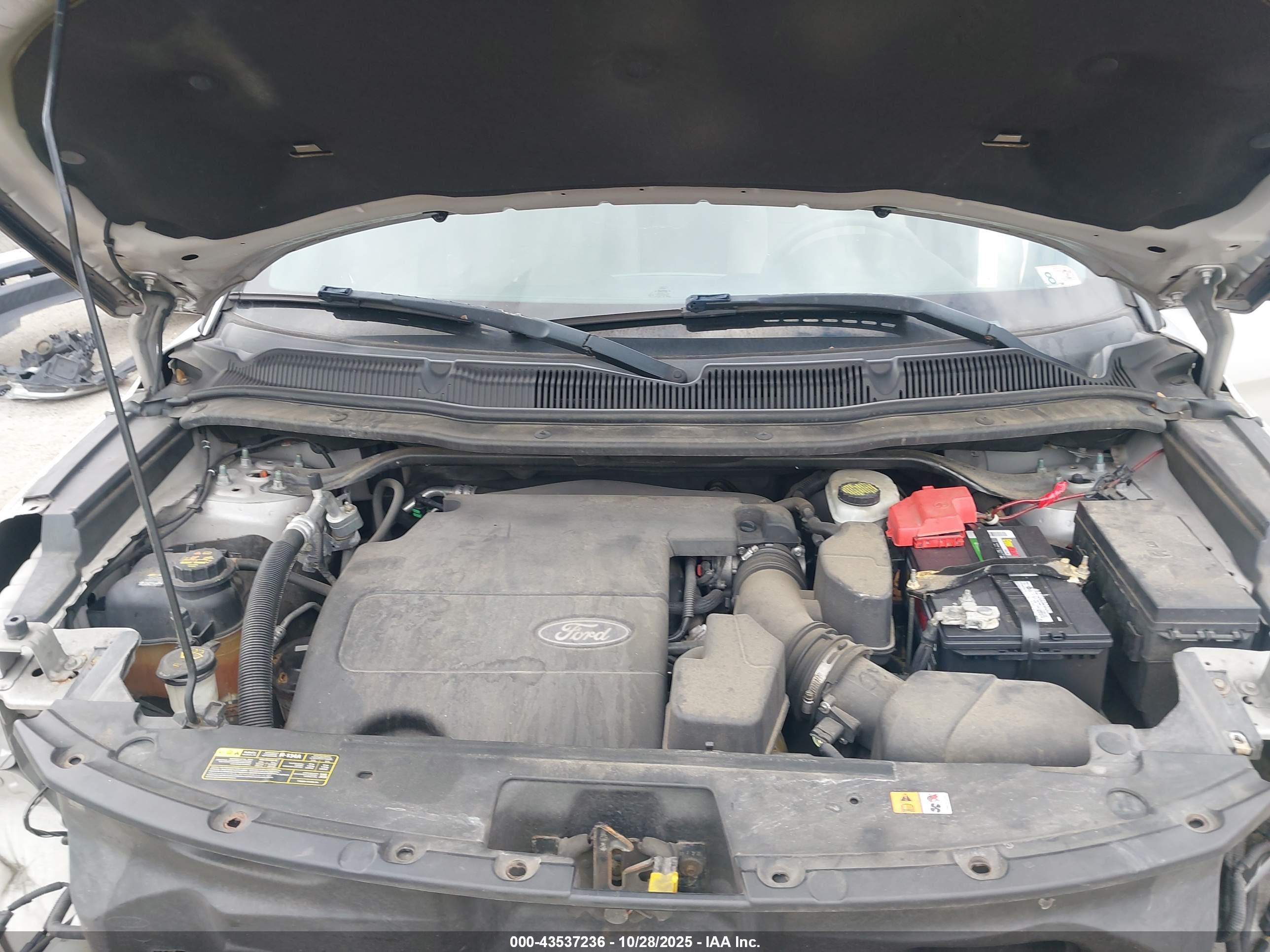 FORD EXPLORER image 10