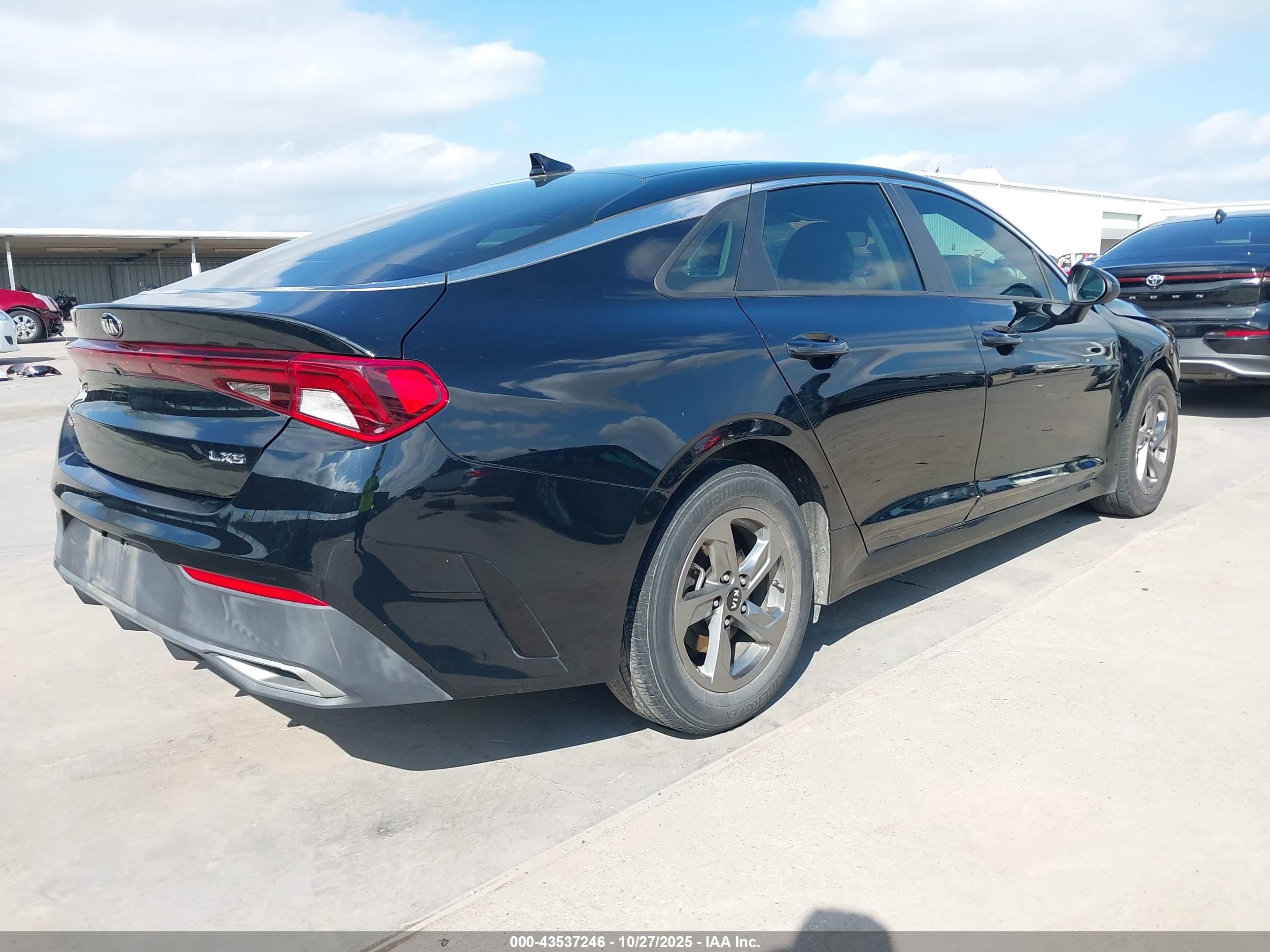 KIA K5 image 4