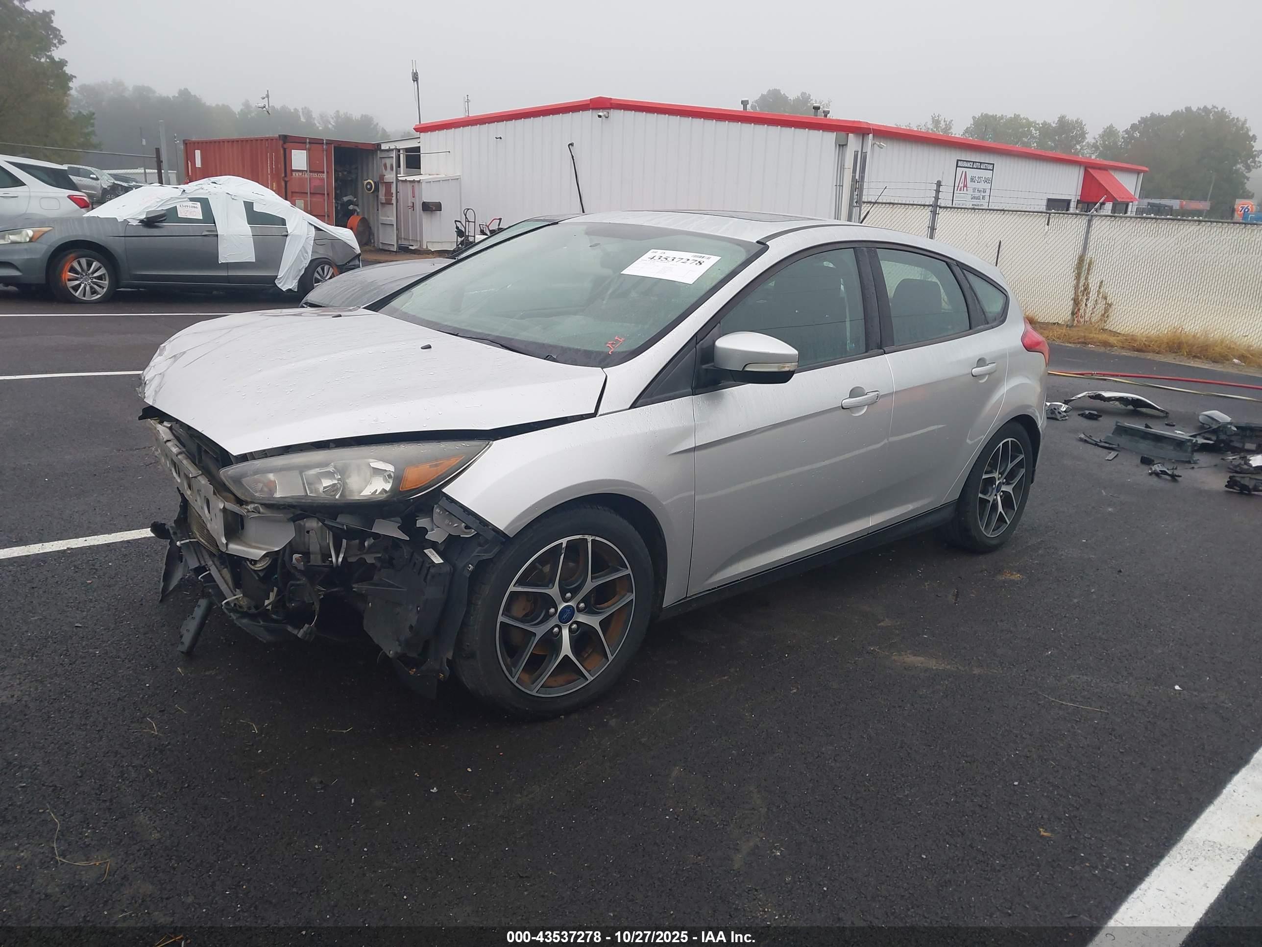 FORD FOCUS image 2