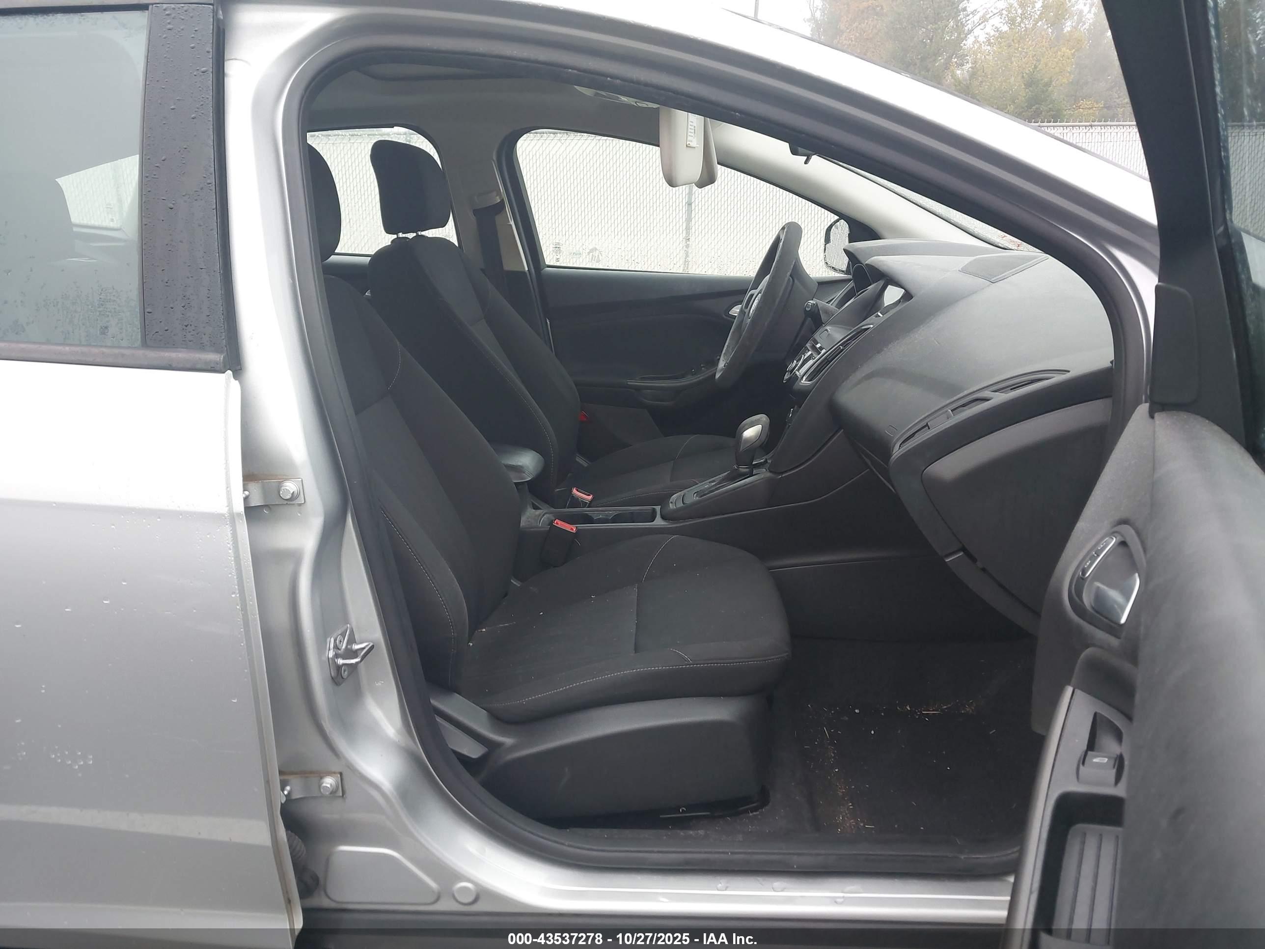 FORD FOCUS image 5