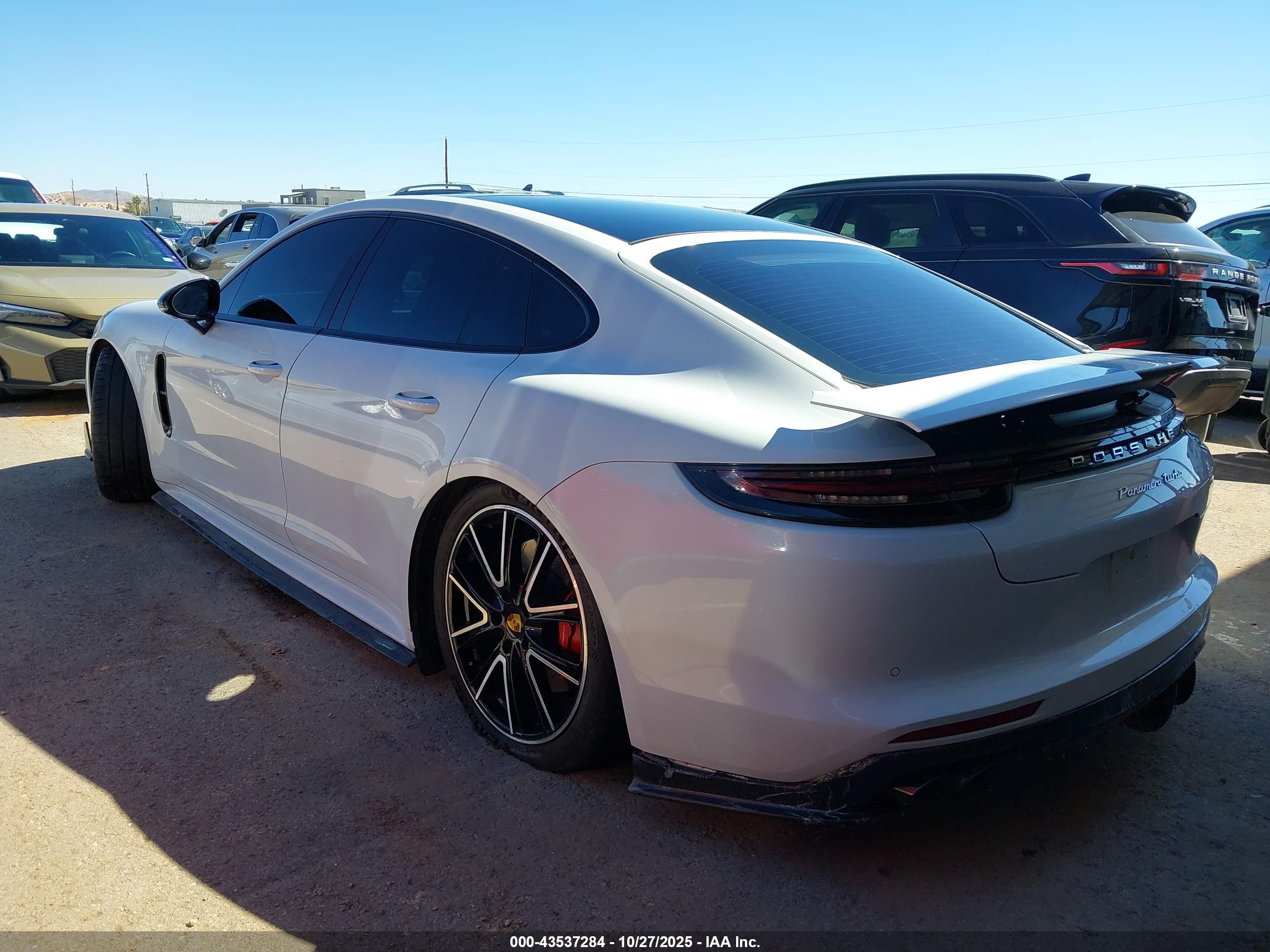 PORSCHE PANAMERA image 3