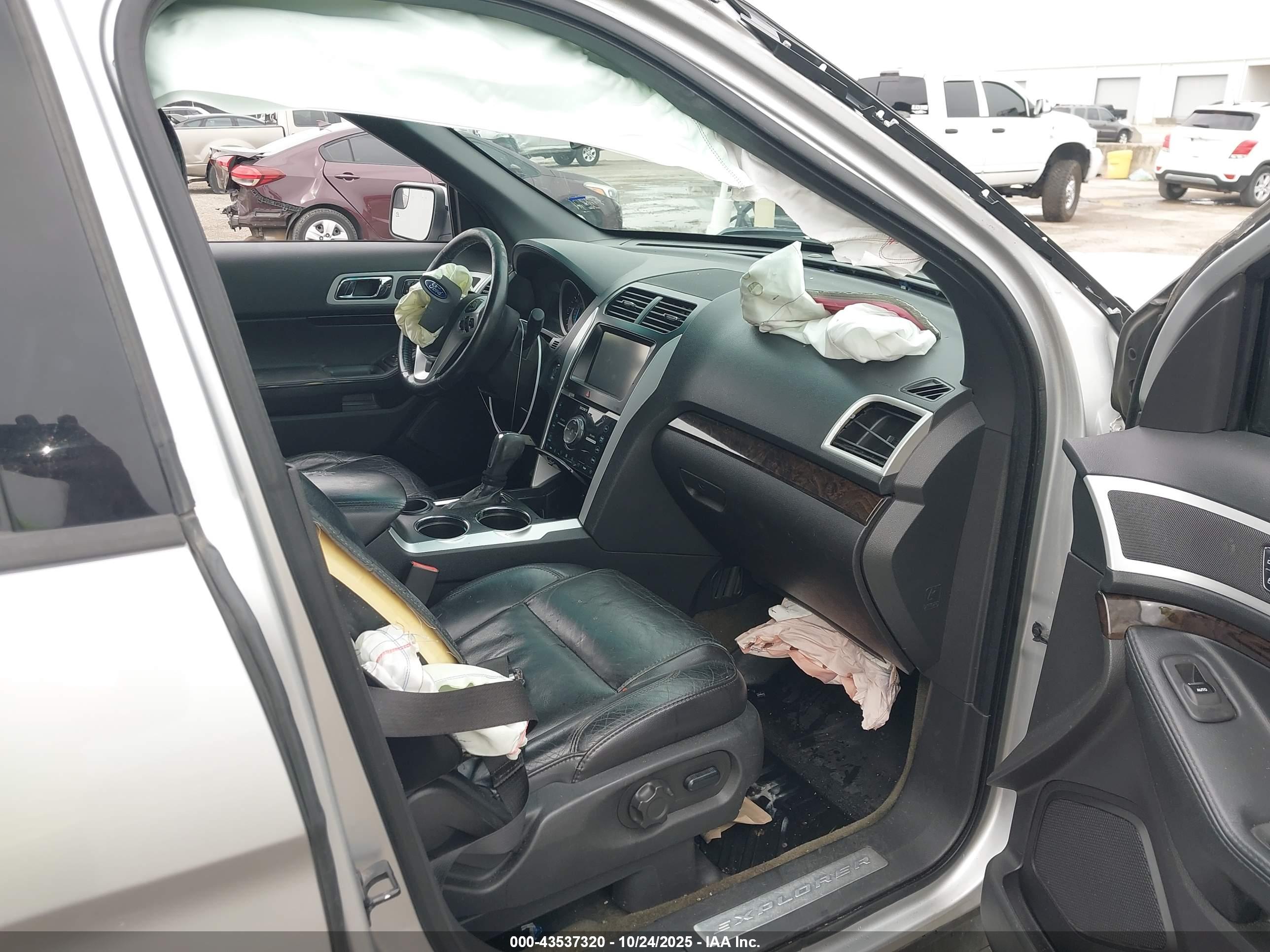 FORD EXPLORER image 5