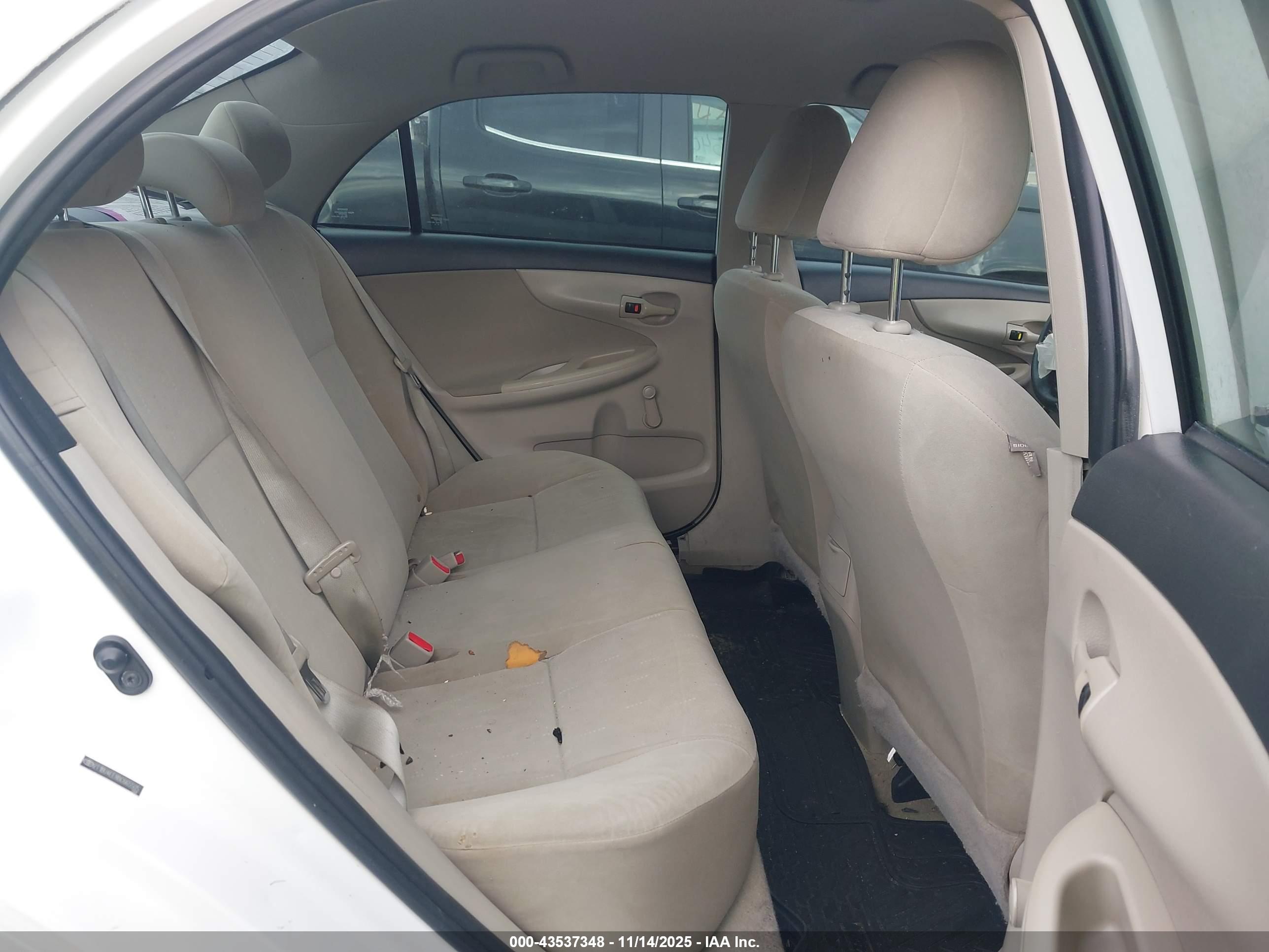 TOYOTA COROLLA image 8