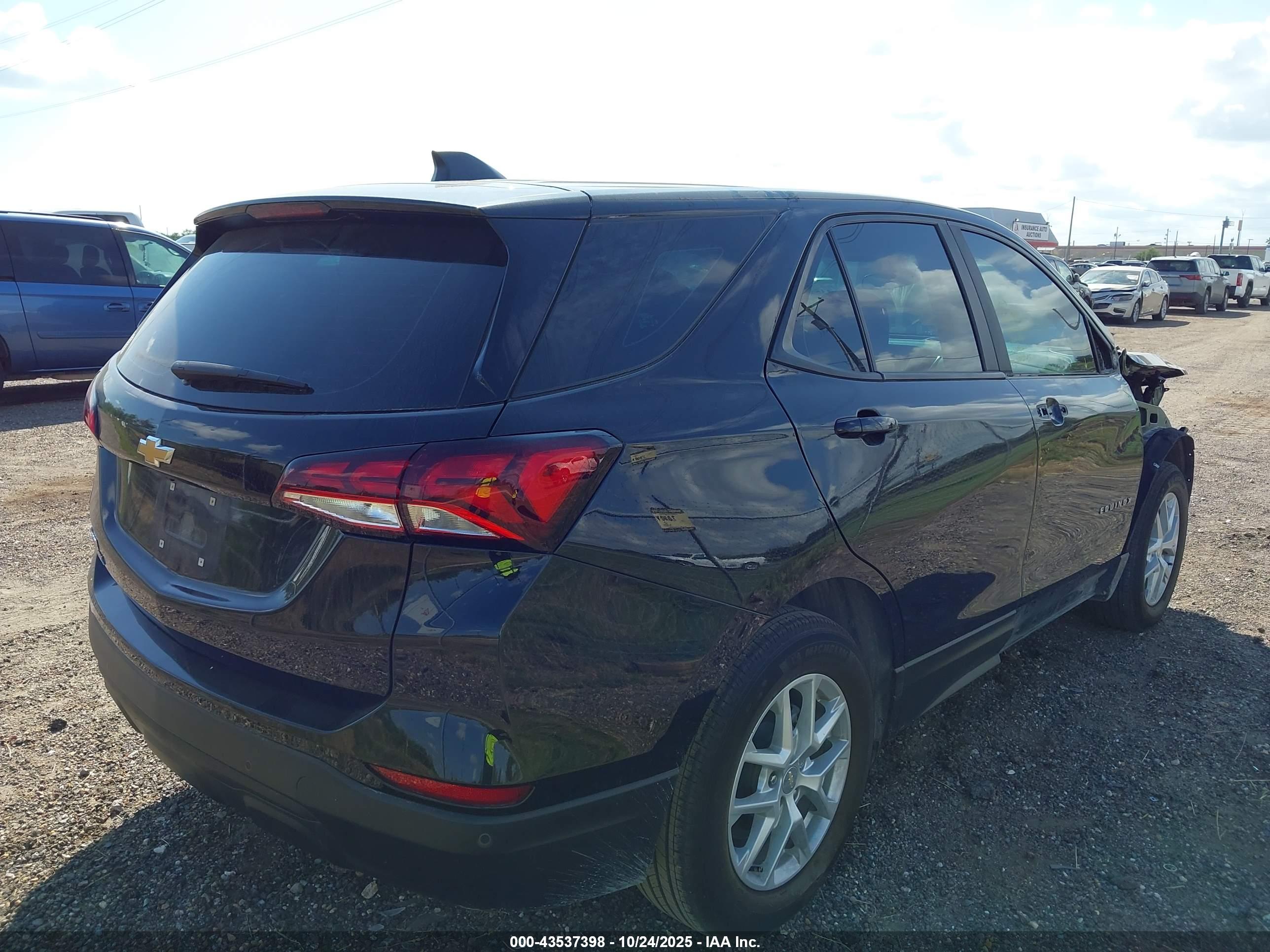 CHEVROLET EQUINOX image 4