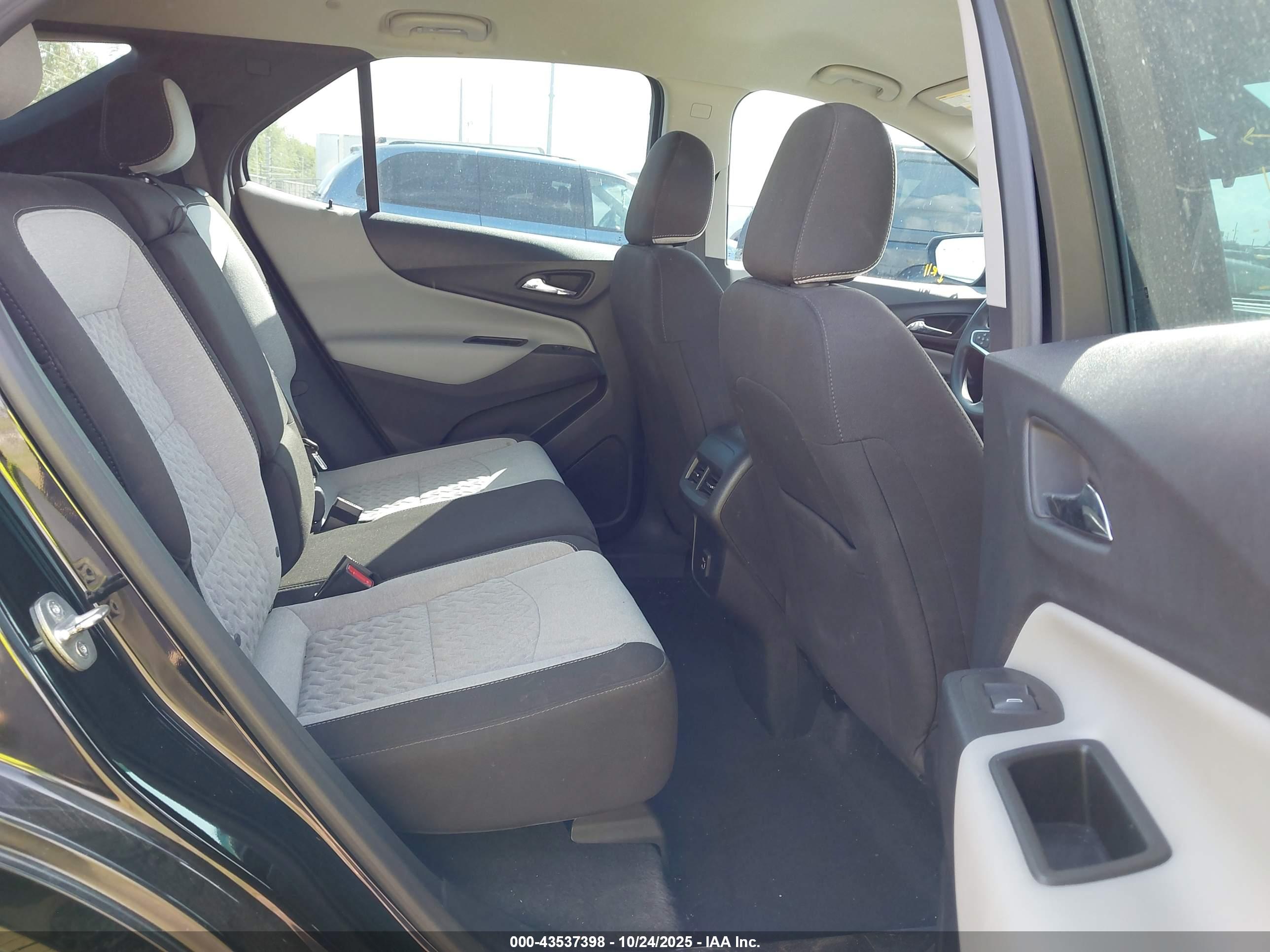CHEVROLET EQUINOX image 8