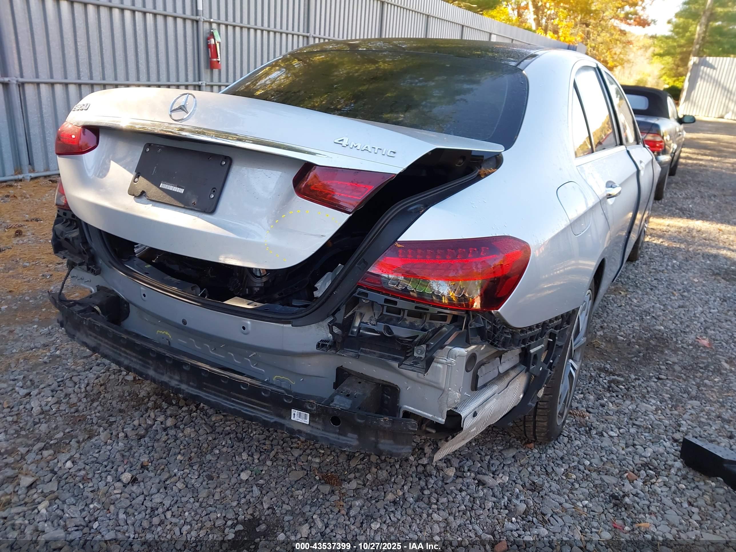 MERCEDES-BENZ E image 4