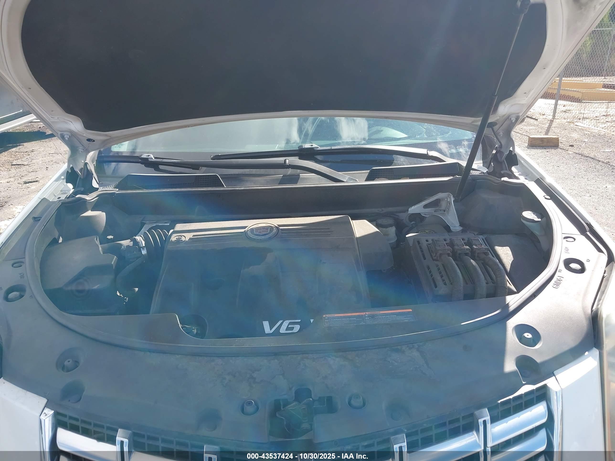 CADILLAC SRX image 10