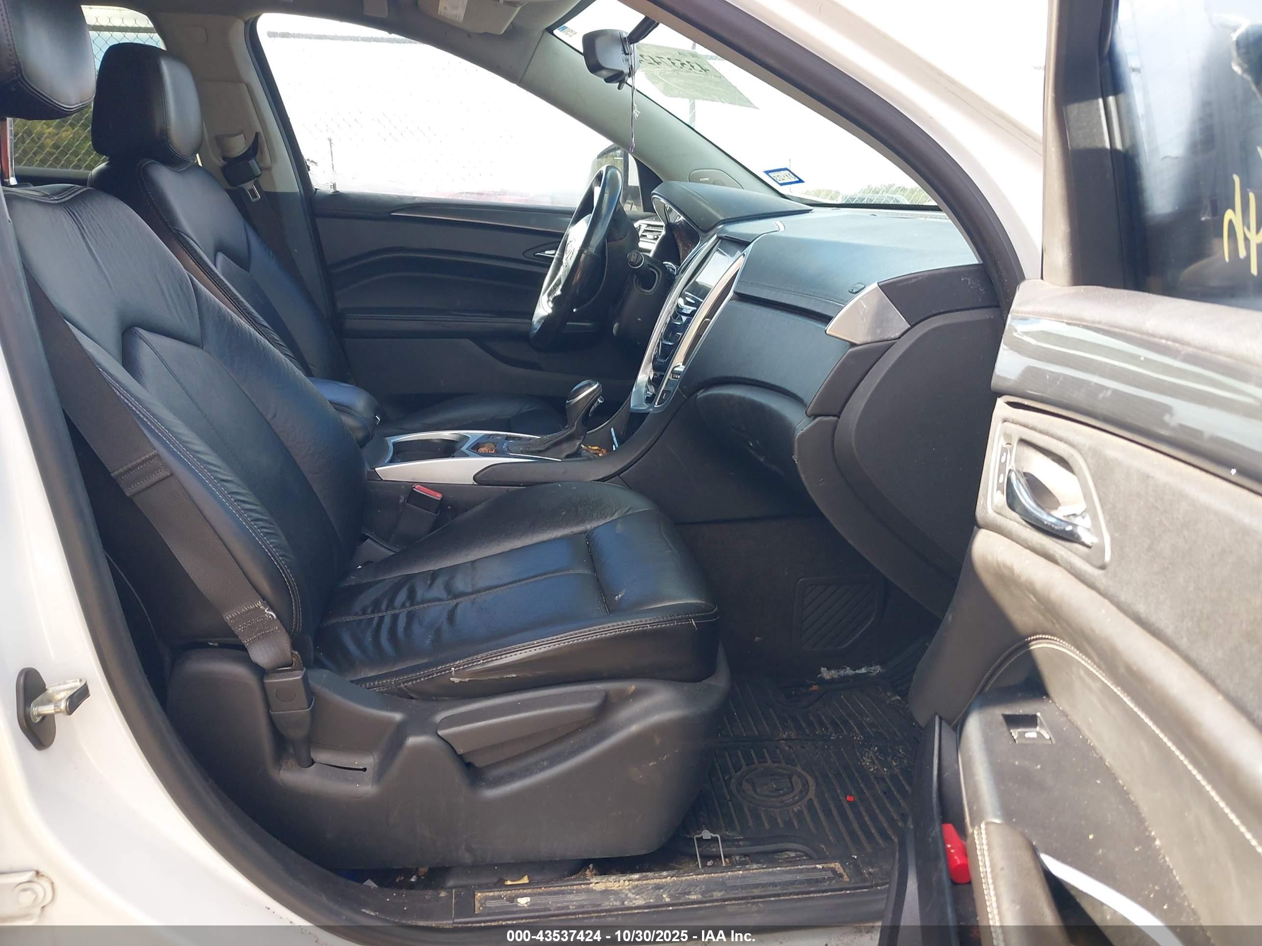 CADILLAC SRX image 5