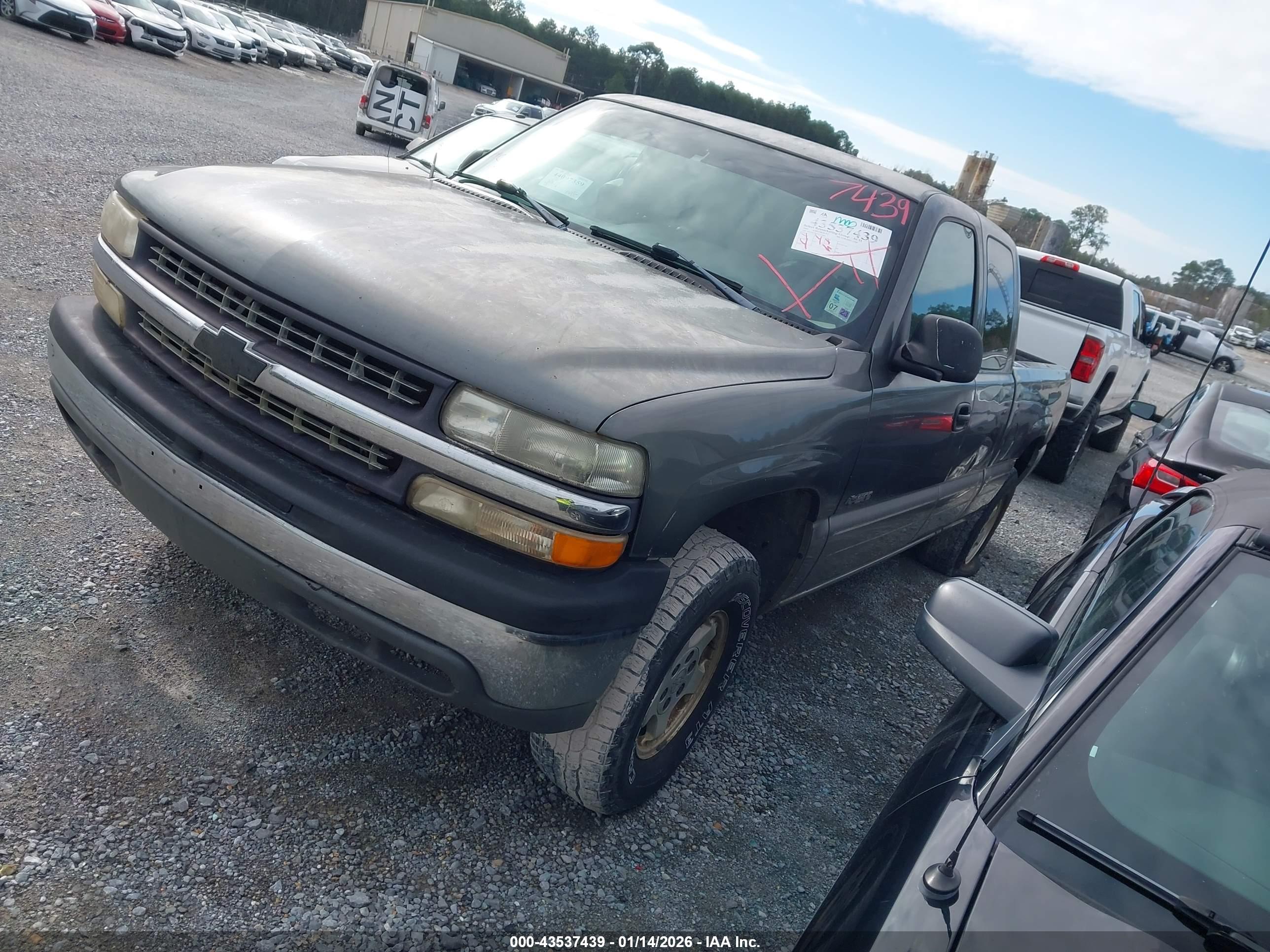 CHEVROLET SILVERADO image 2