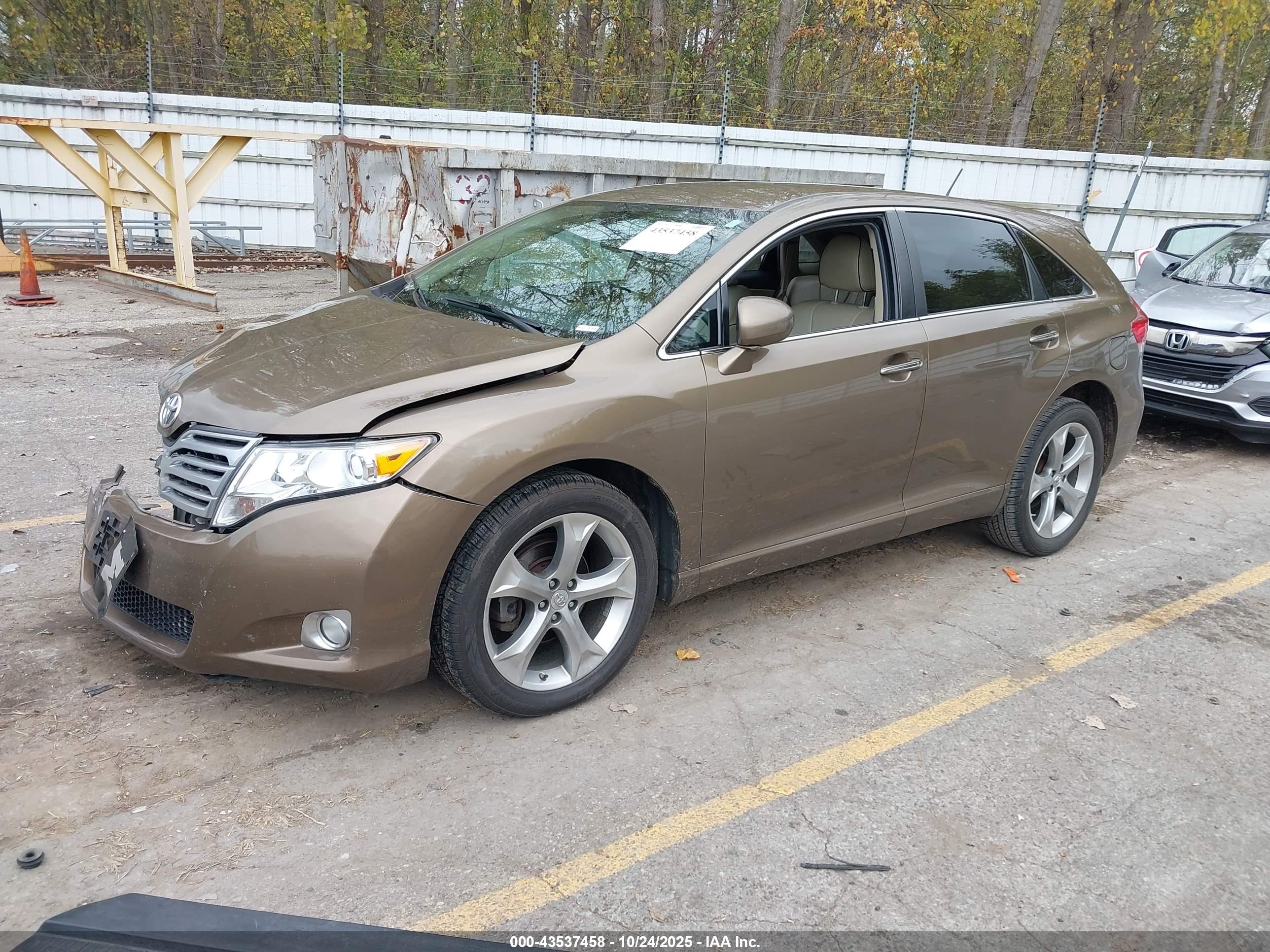 TOYOTA VENZA image 2
