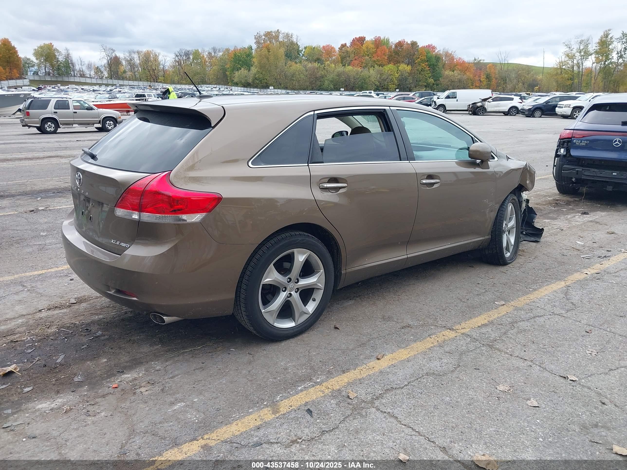 TOYOTA VENZA image 4