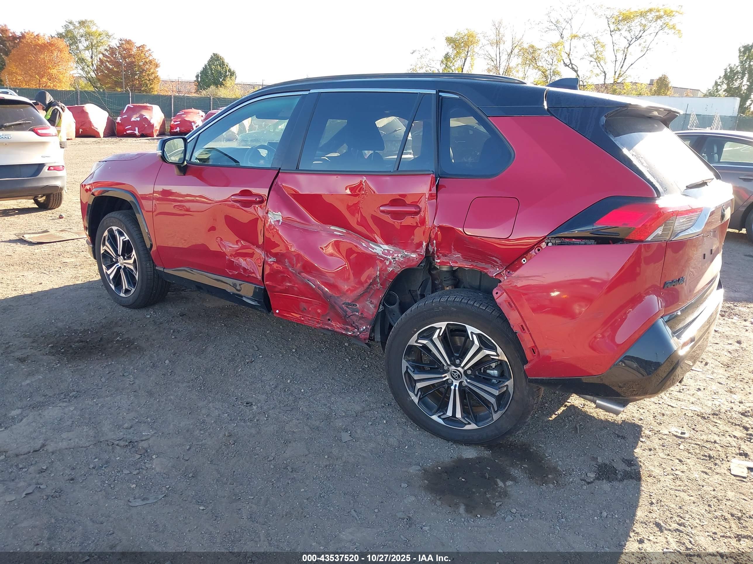 TOYOTA RAV4 image 3