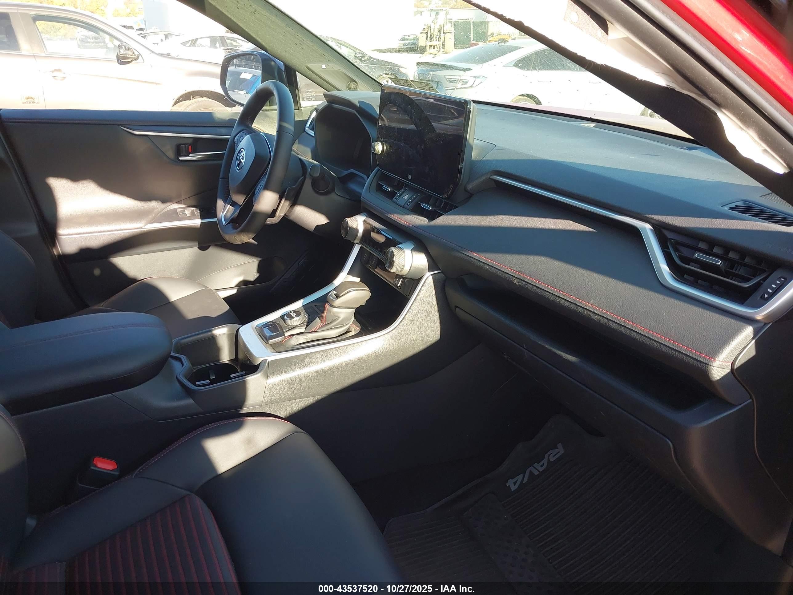 TOYOTA RAV4 image 5