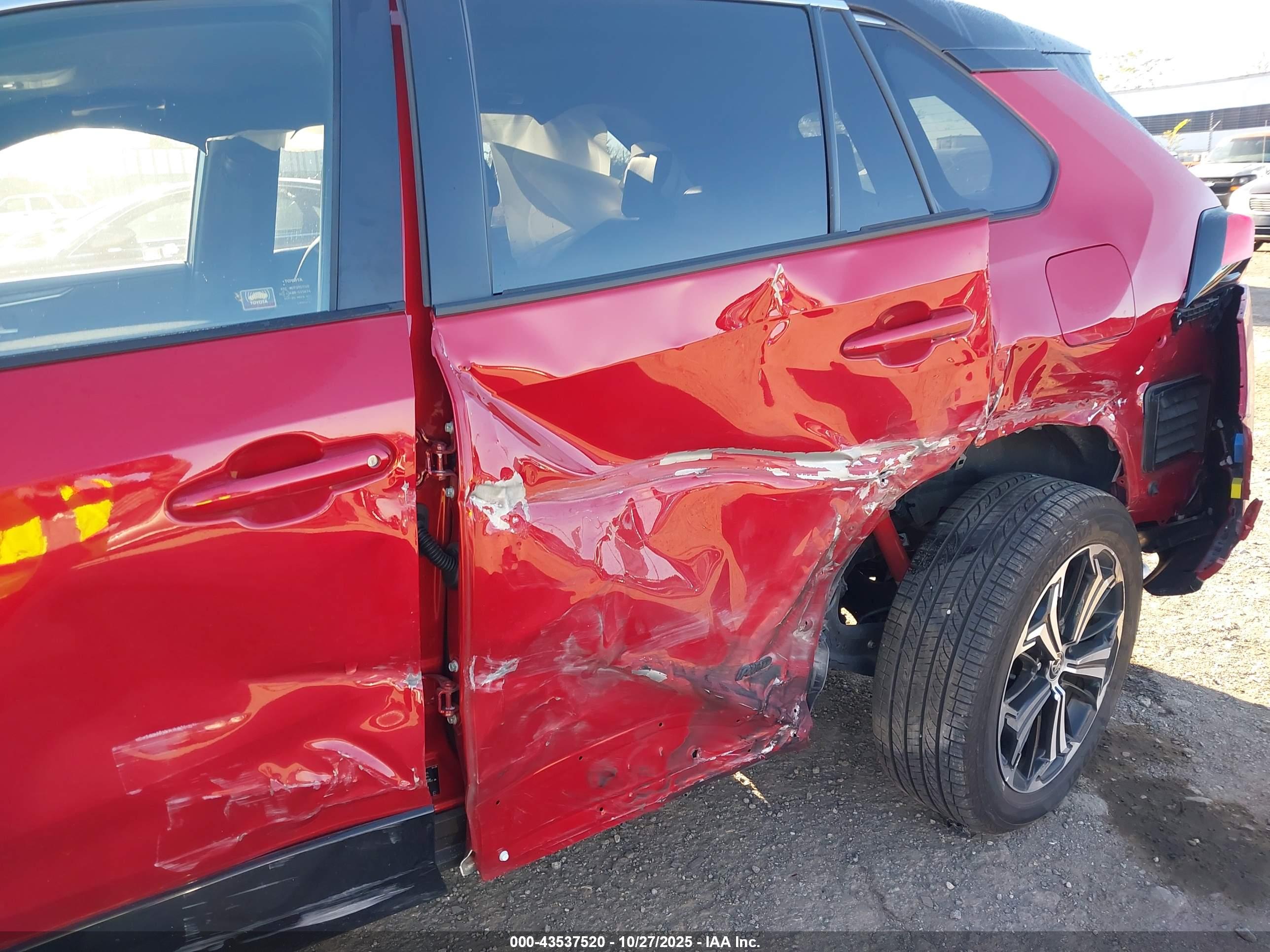 TOYOTA RAV4 image 6