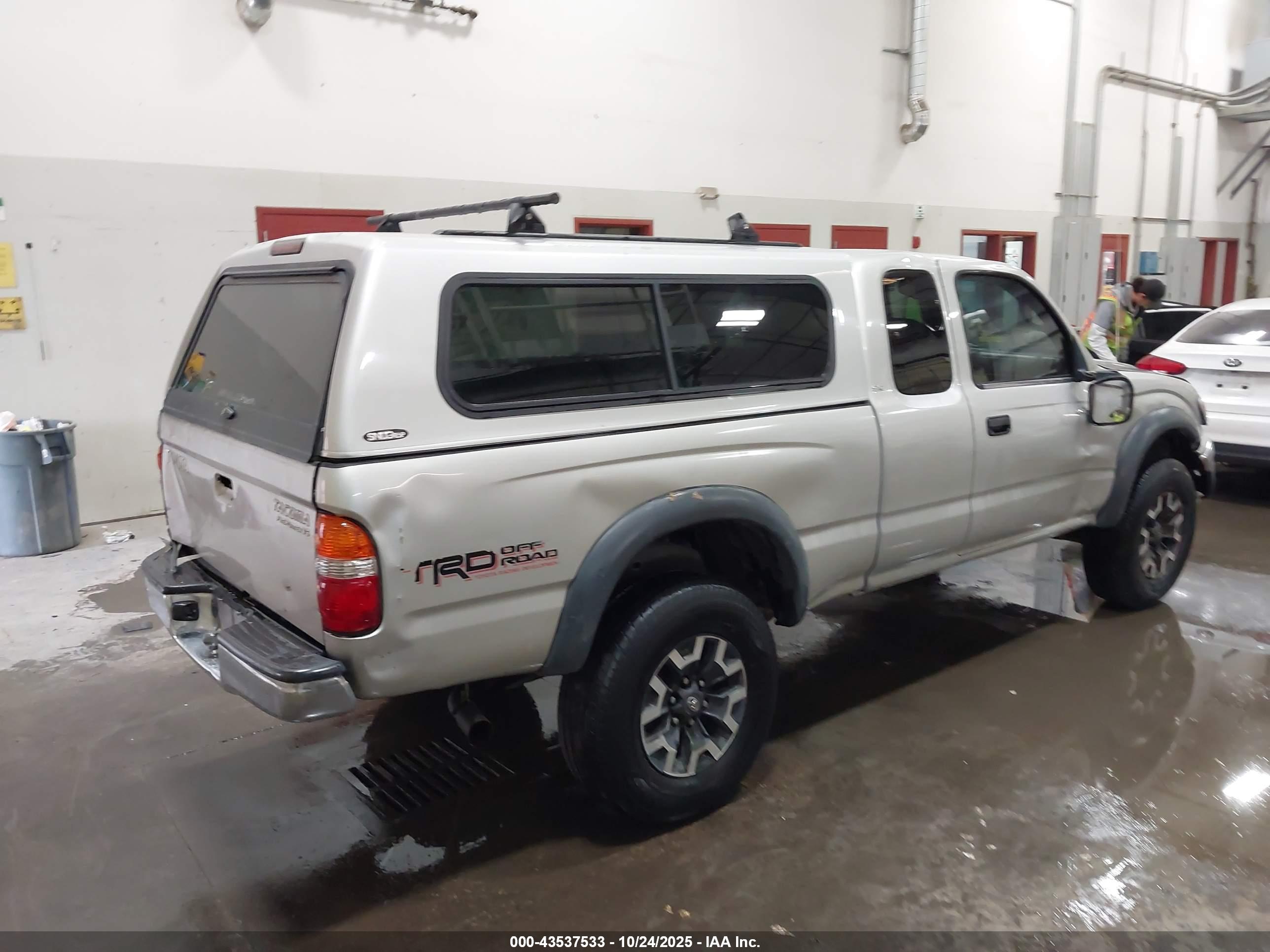 TOYOTA TACOMA image 4