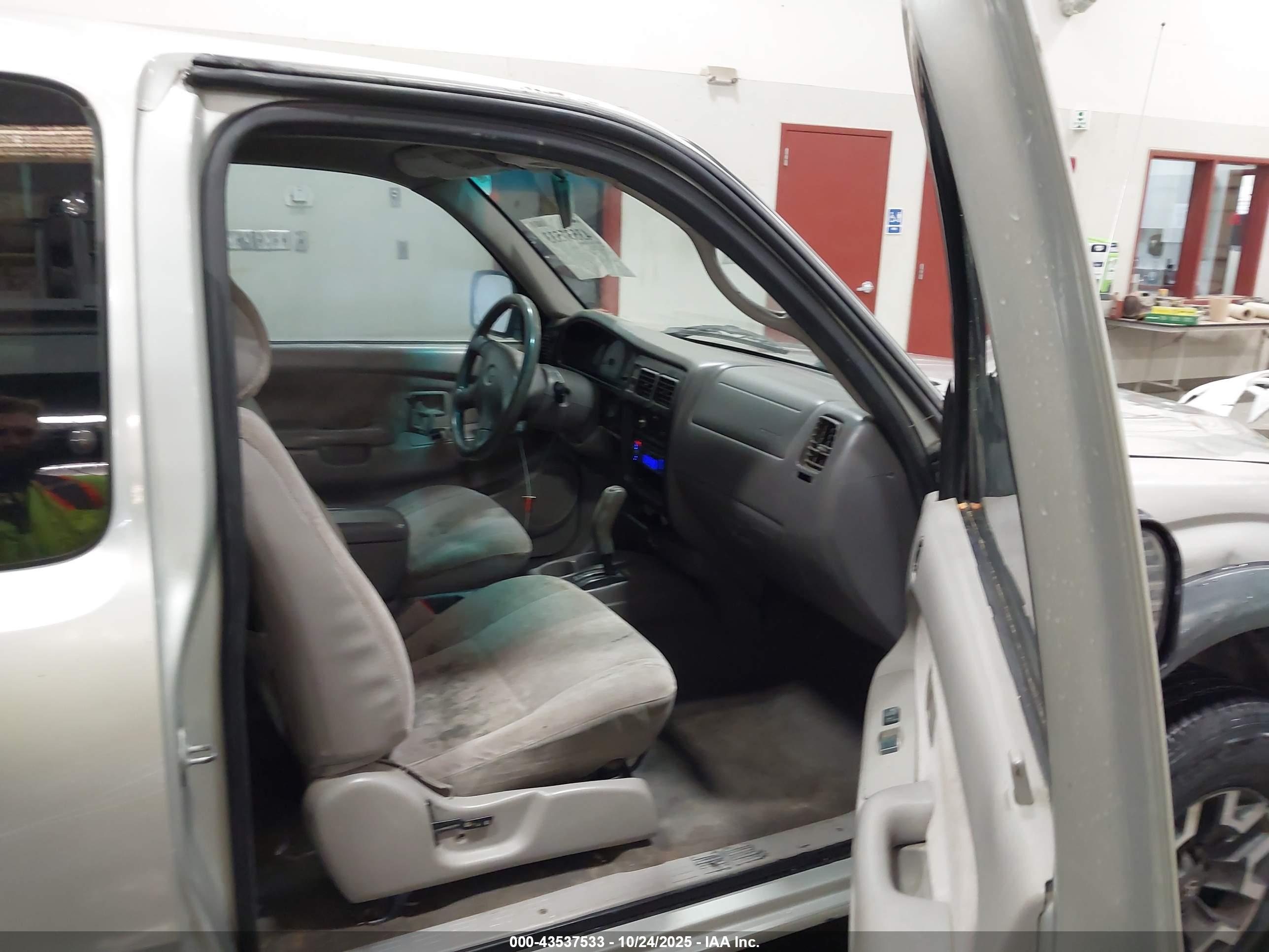 TOYOTA TACOMA image 5