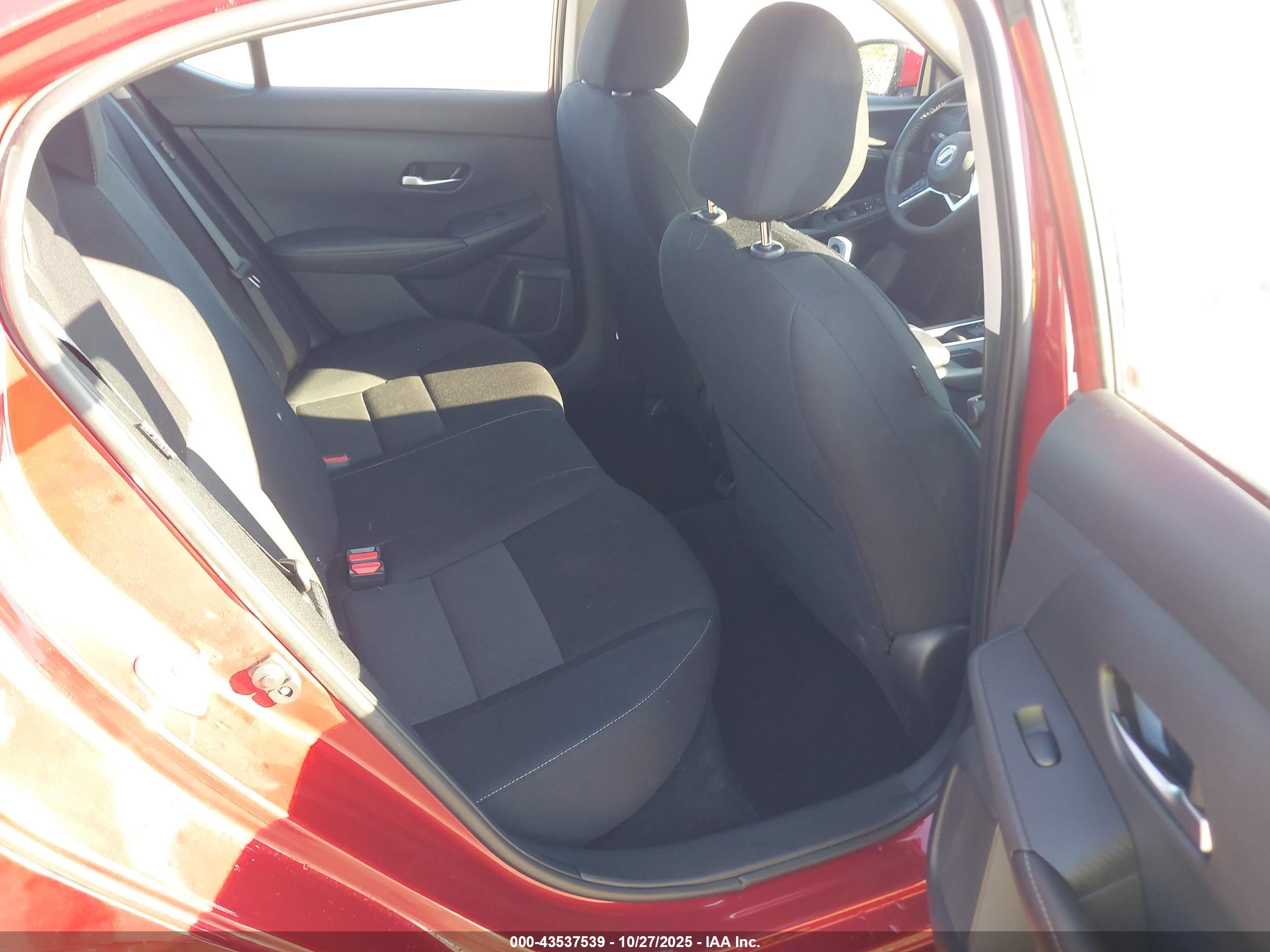 NISSAN SENTRA image 8