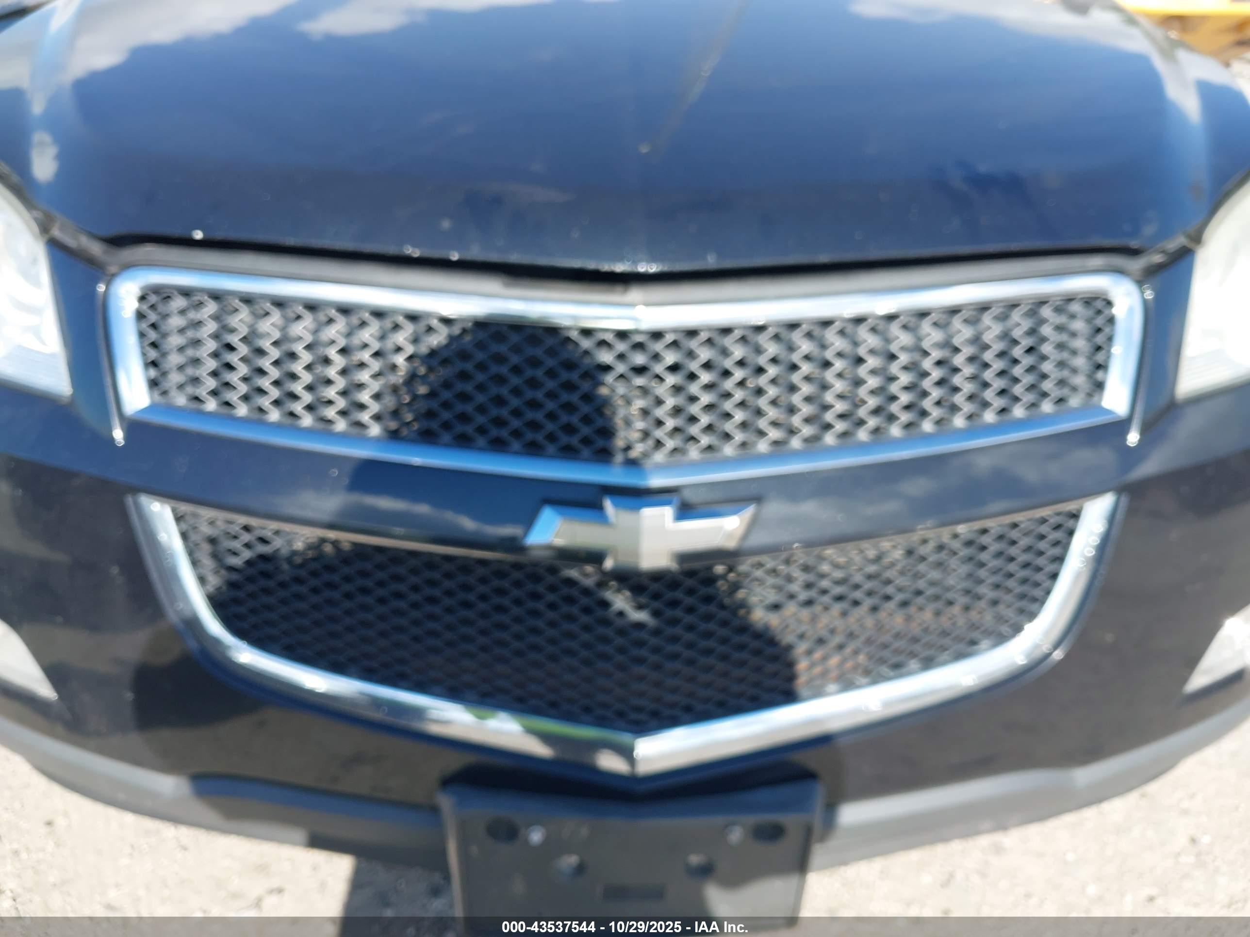 CHEVROLET TRAVERSE image 6