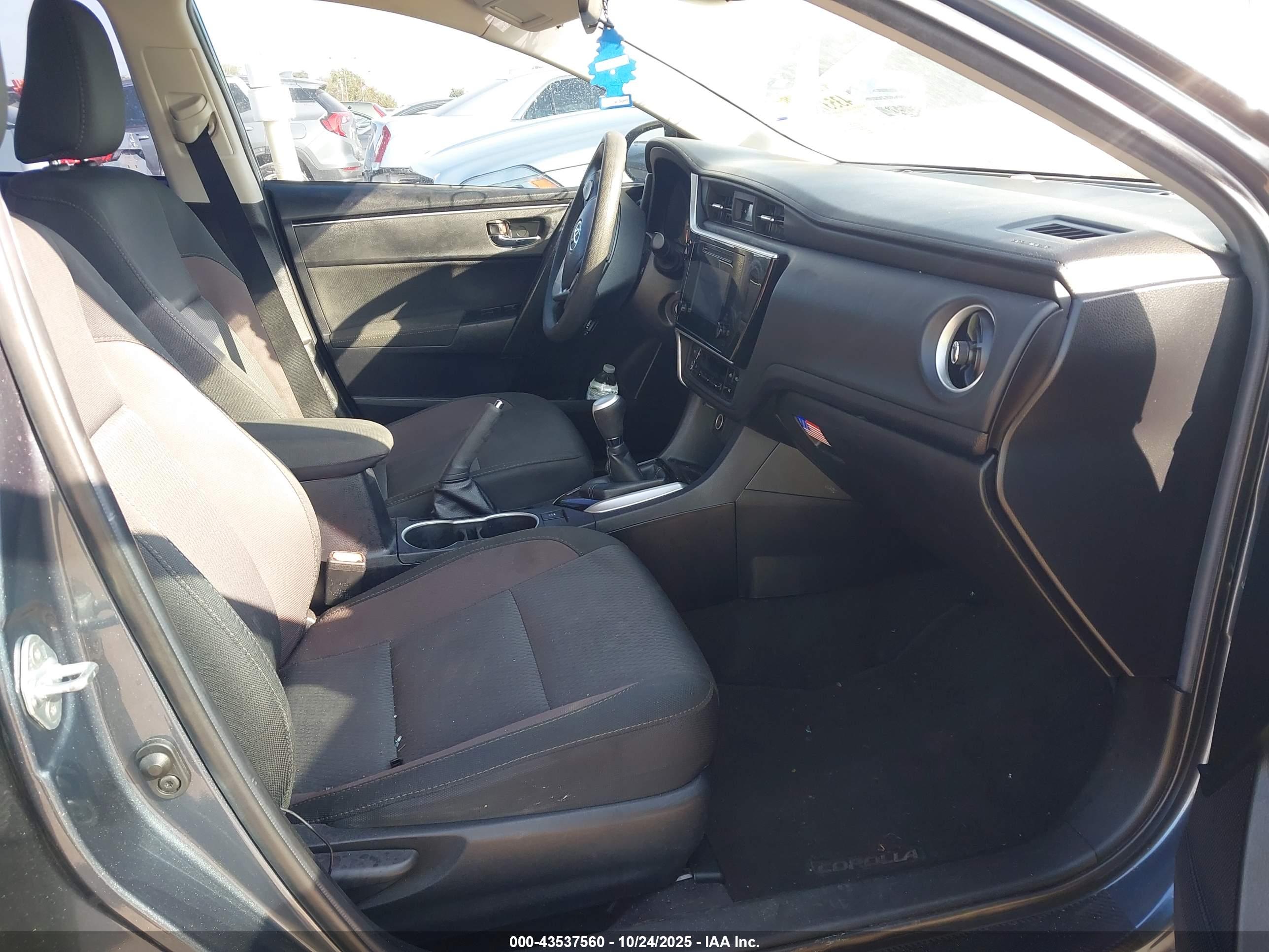 TOYOTA COROLLA image 5