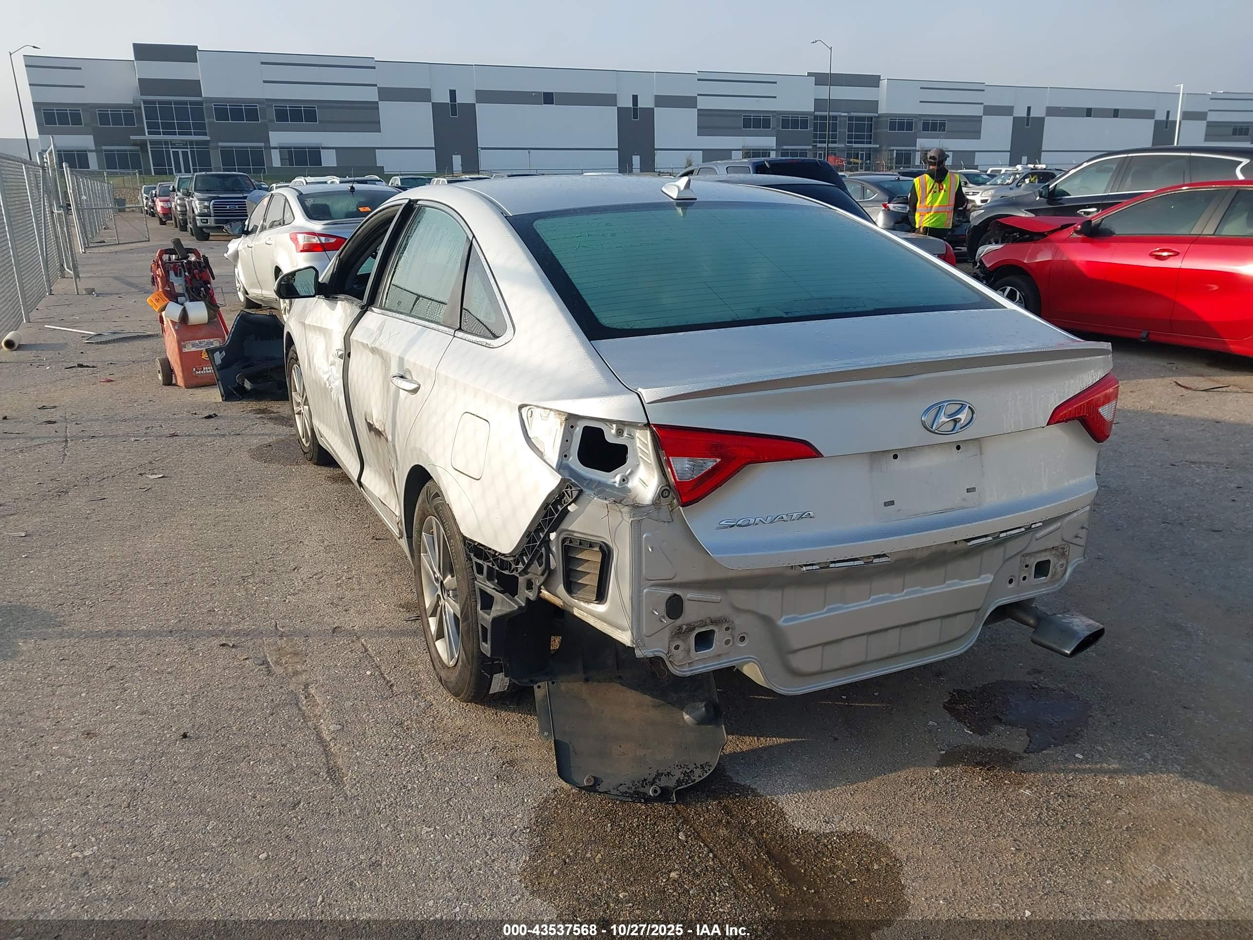 HYUNDAI SONATA image 3