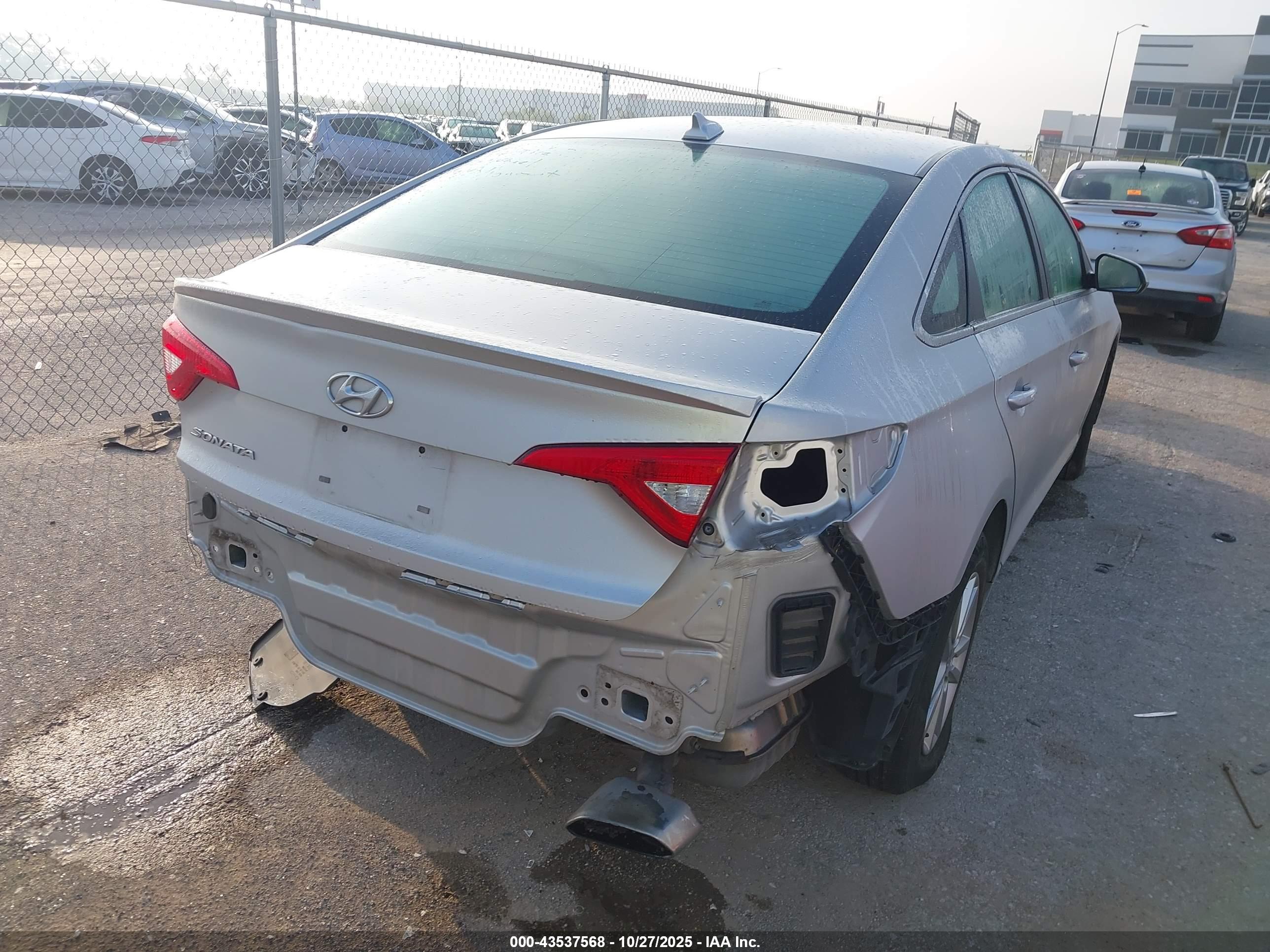 HYUNDAI SONATA image 4