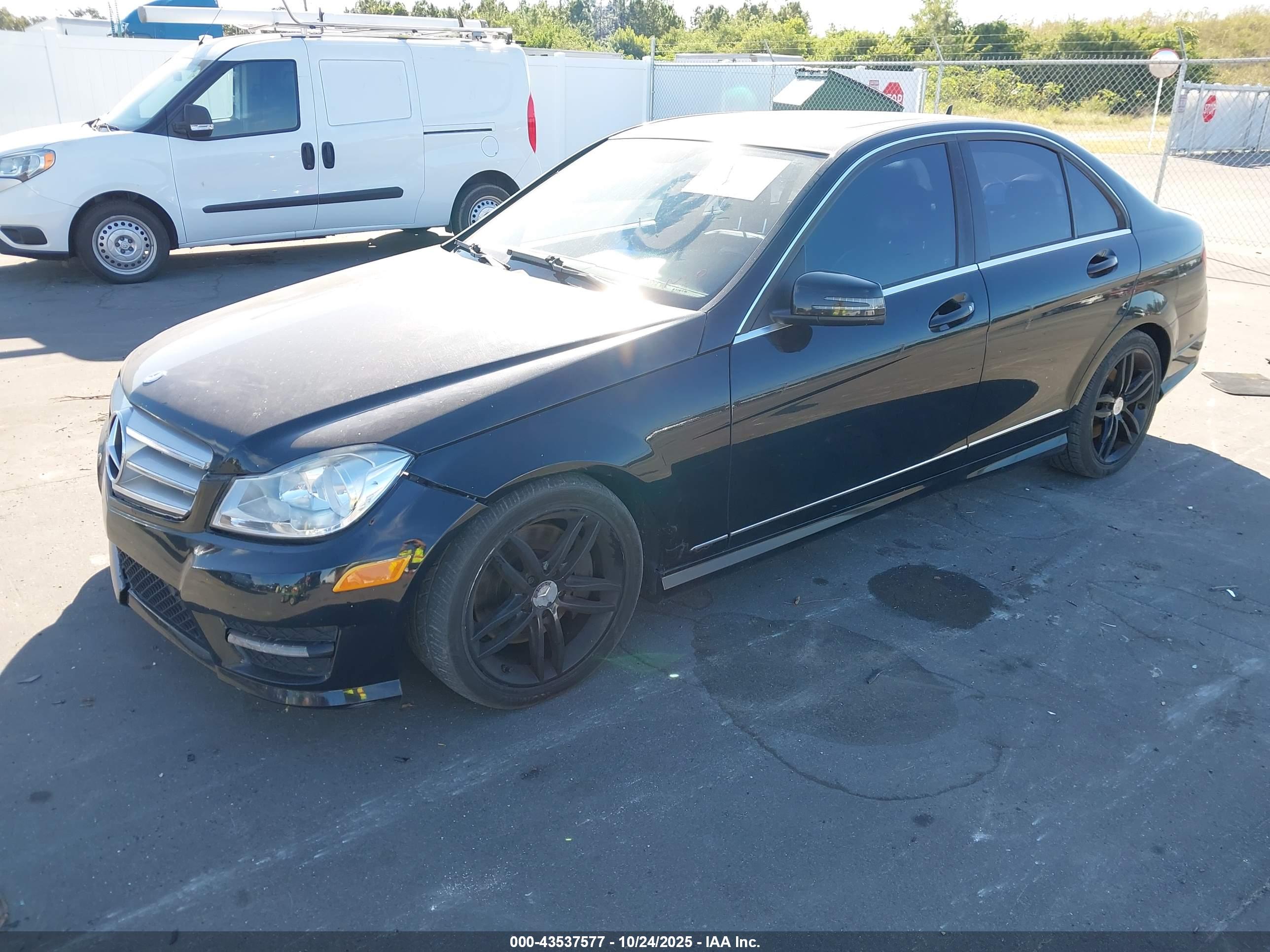 MERCEDES-BENZ C image 2