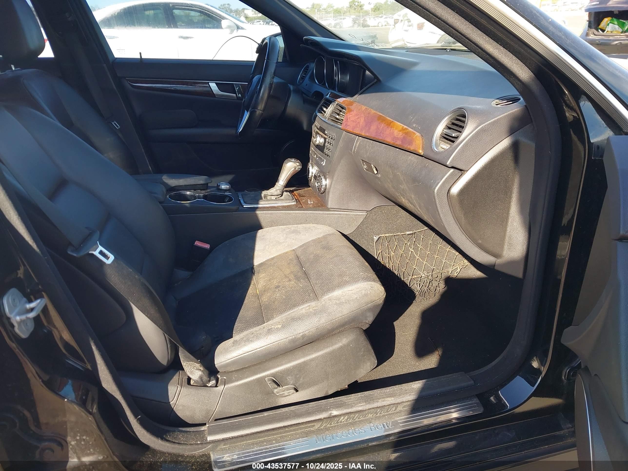 MERCEDES-BENZ C image 5