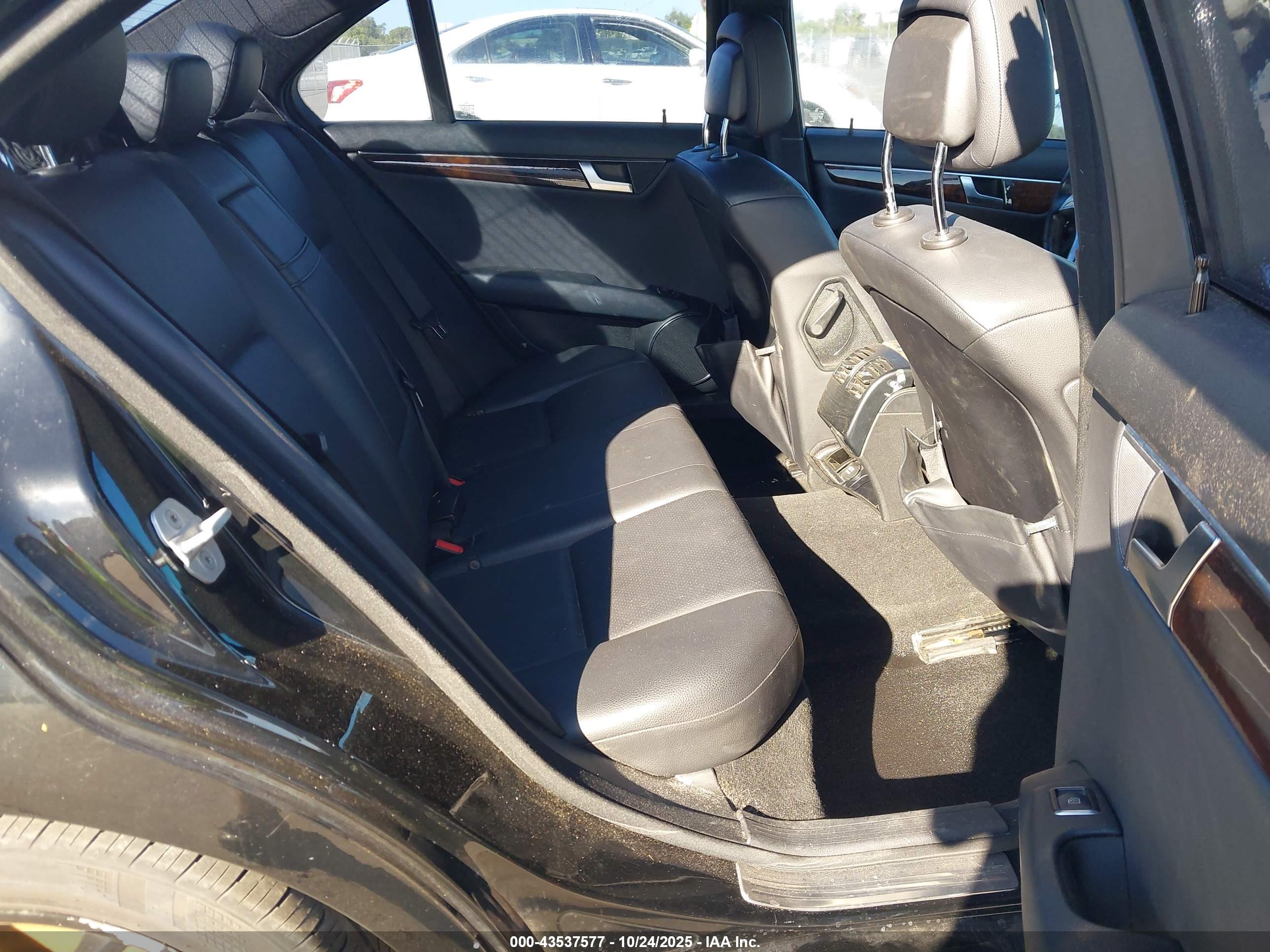 MERCEDES-BENZ C image 8