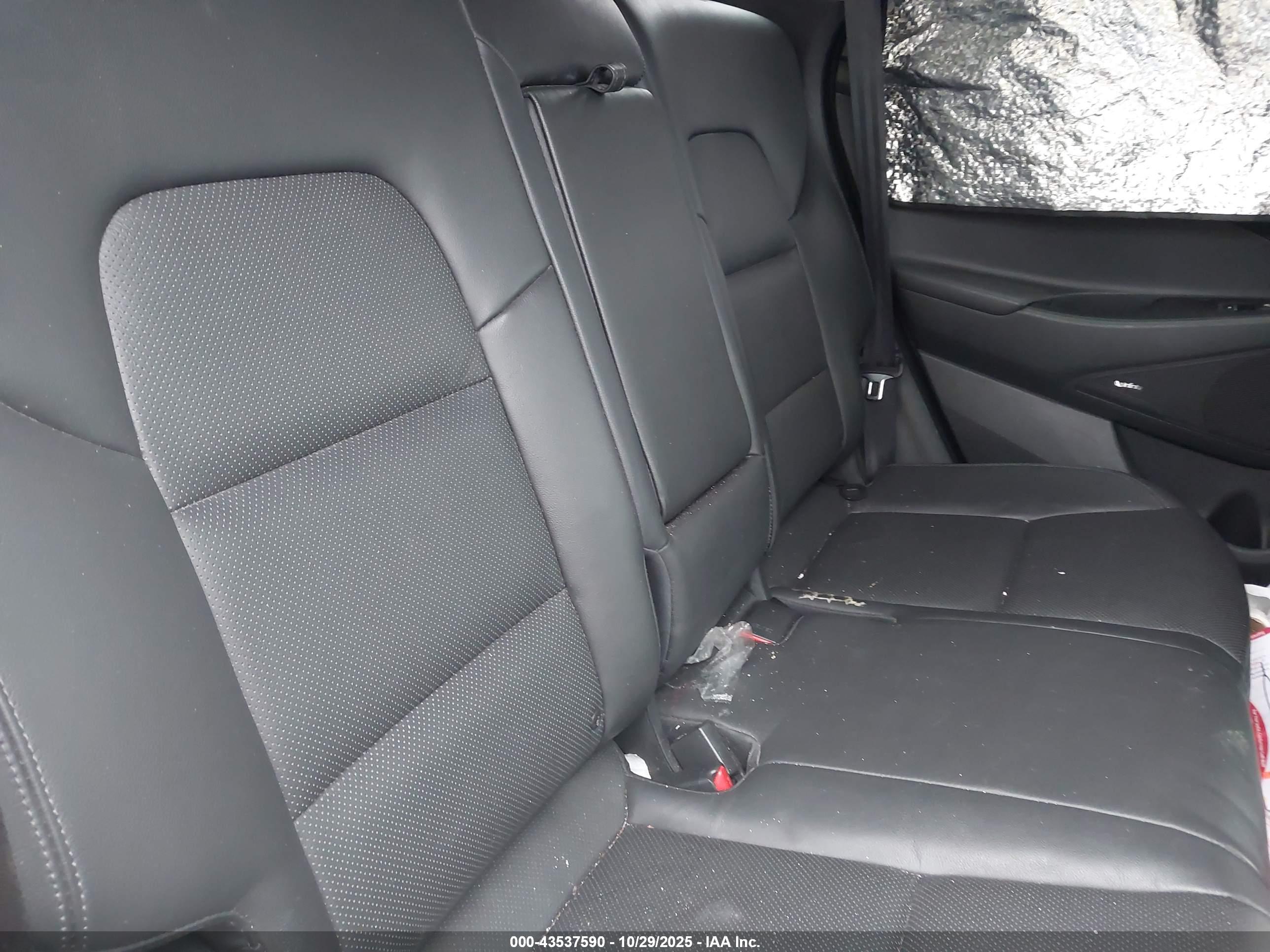 HYUNDAI TUCSON image 8