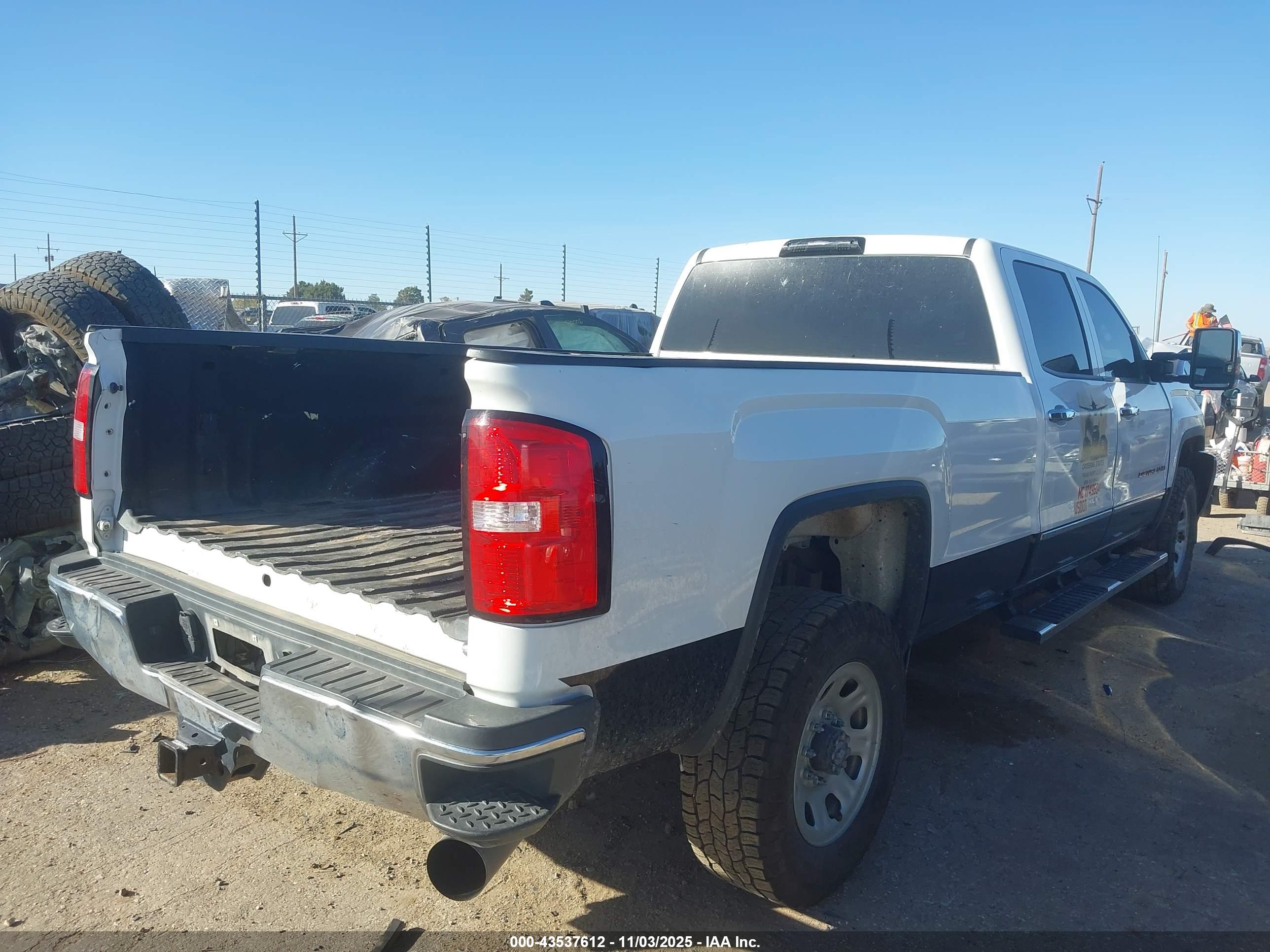 GMC SIERRA image 4
