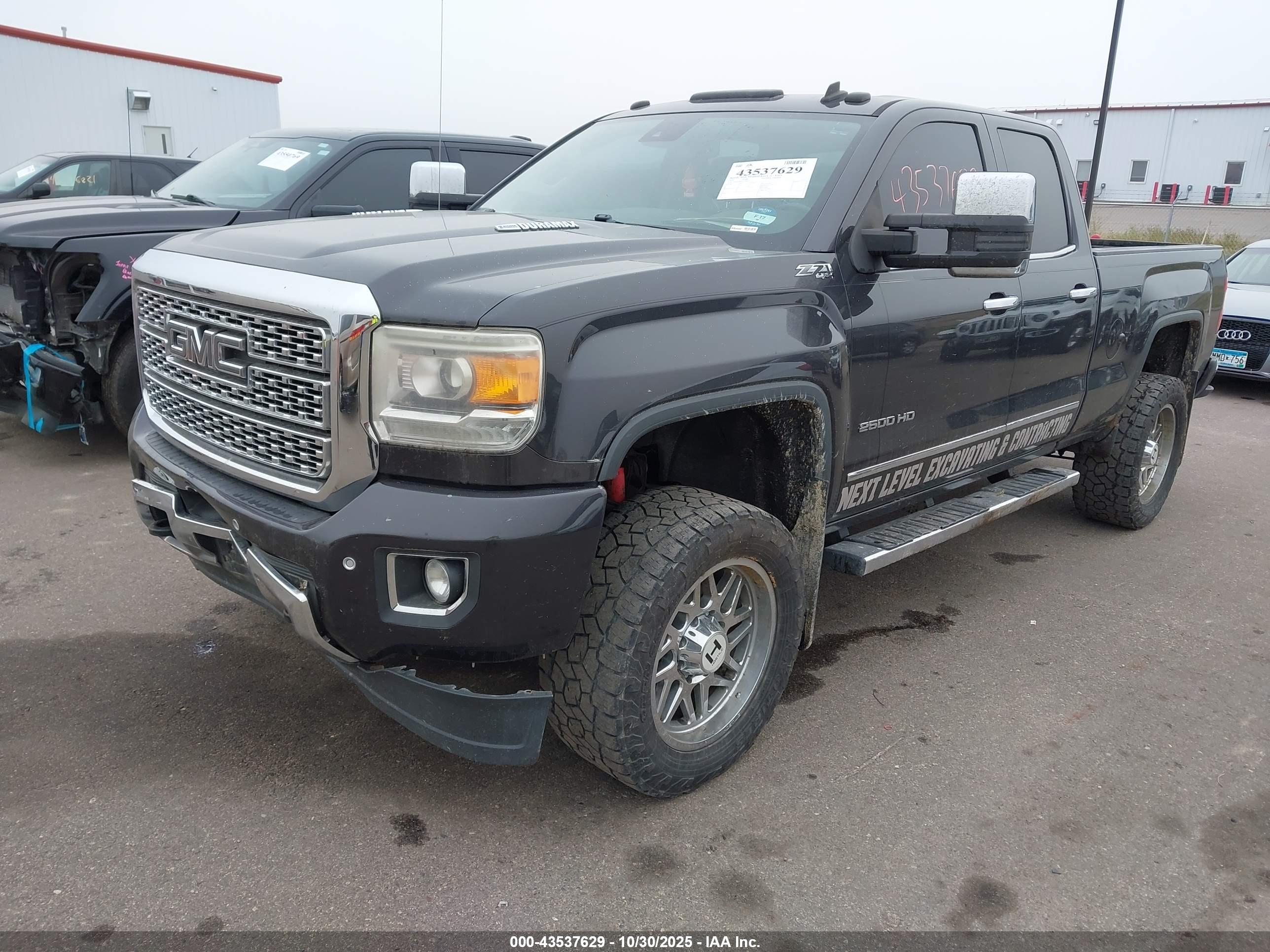 GMC SIERRA image 2