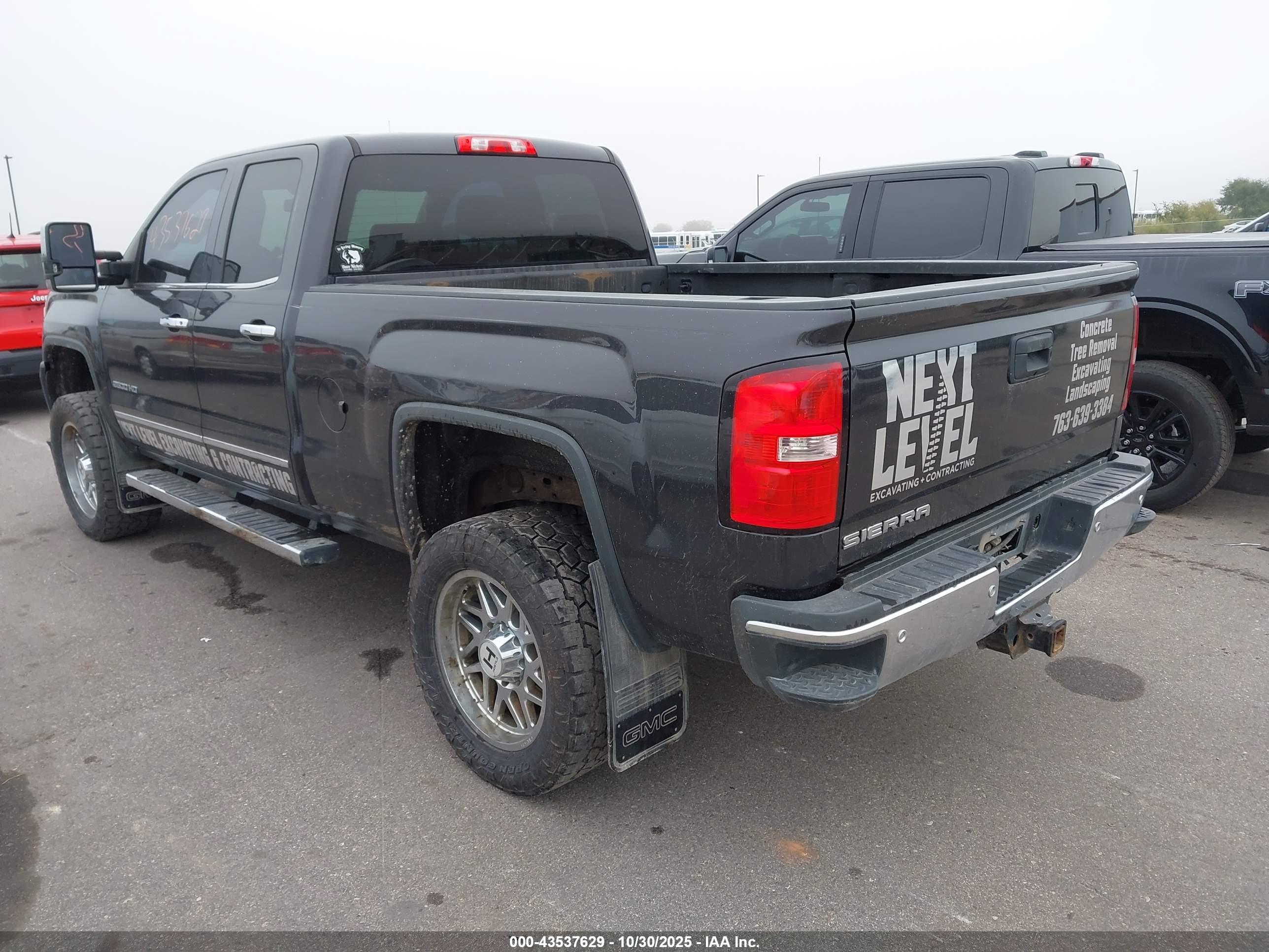 GMC SIERRA image 3