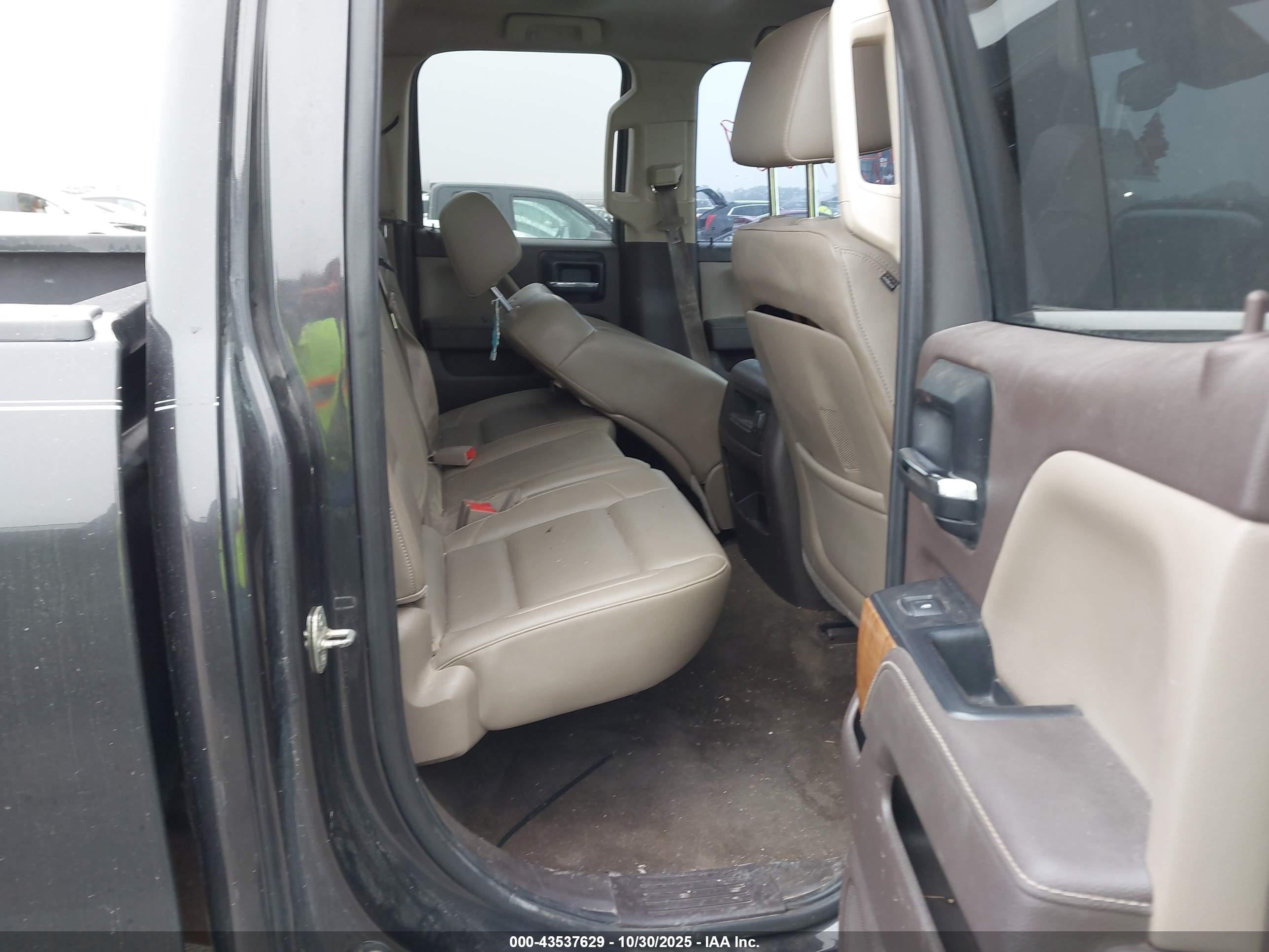 GMC SIERRA image 8
