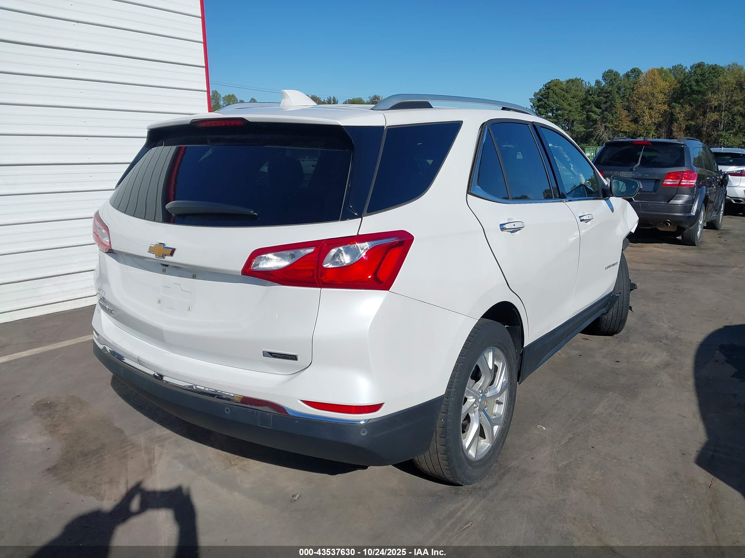 CHEVROLET EQUINOX image 4