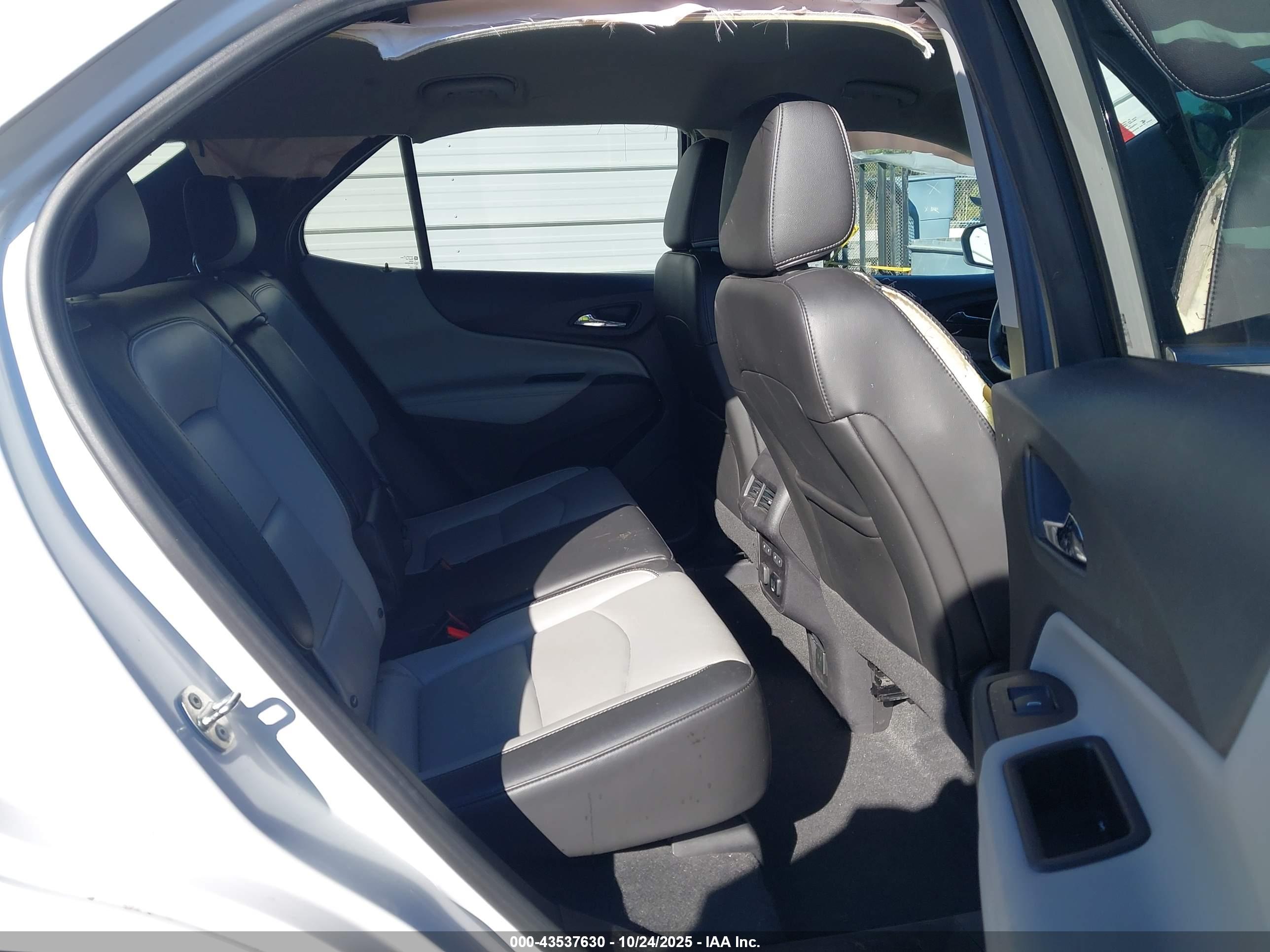 CHEVROLET EQUINOX image 8