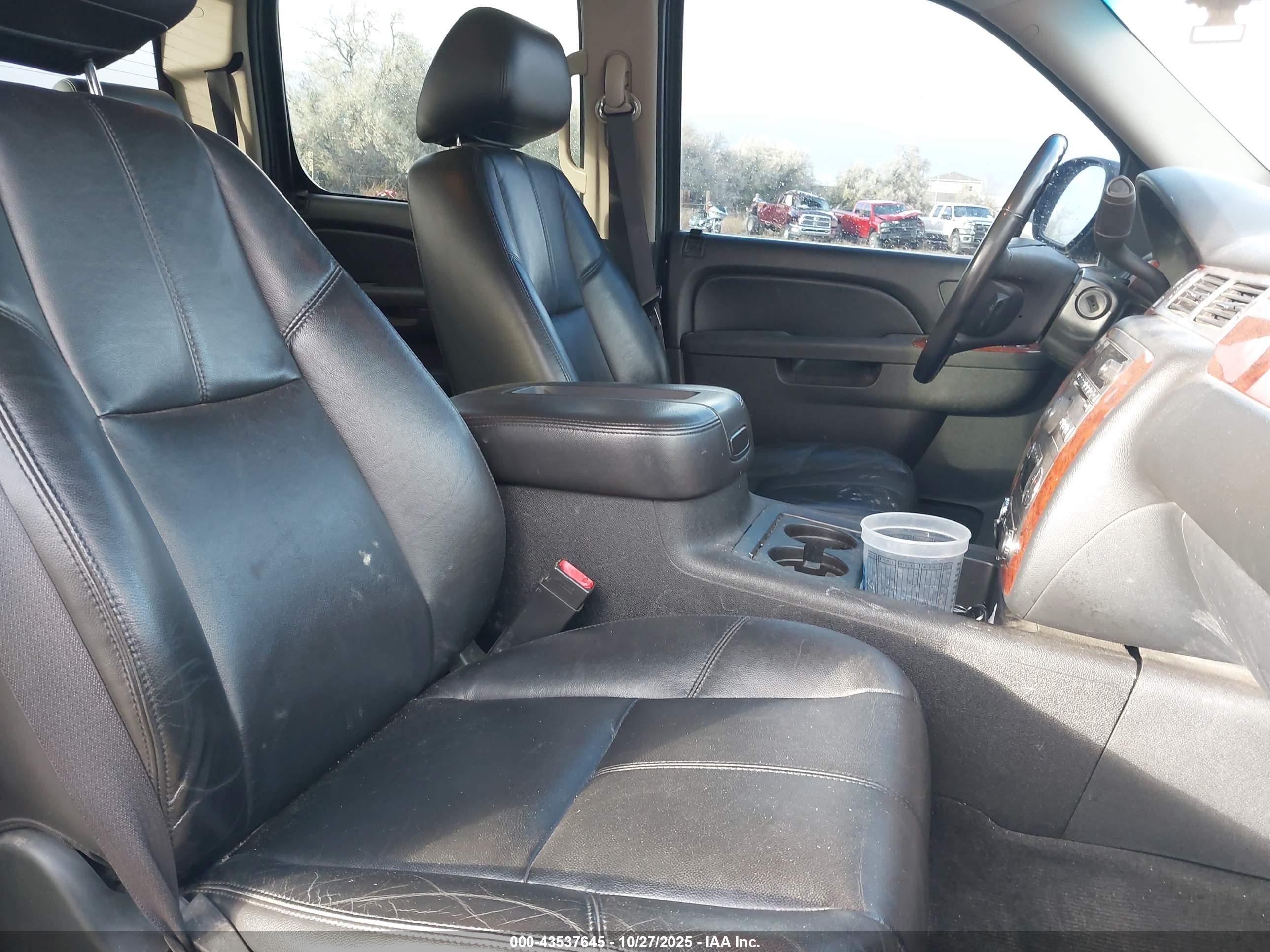 CHEVROLET SILVERADO image 5