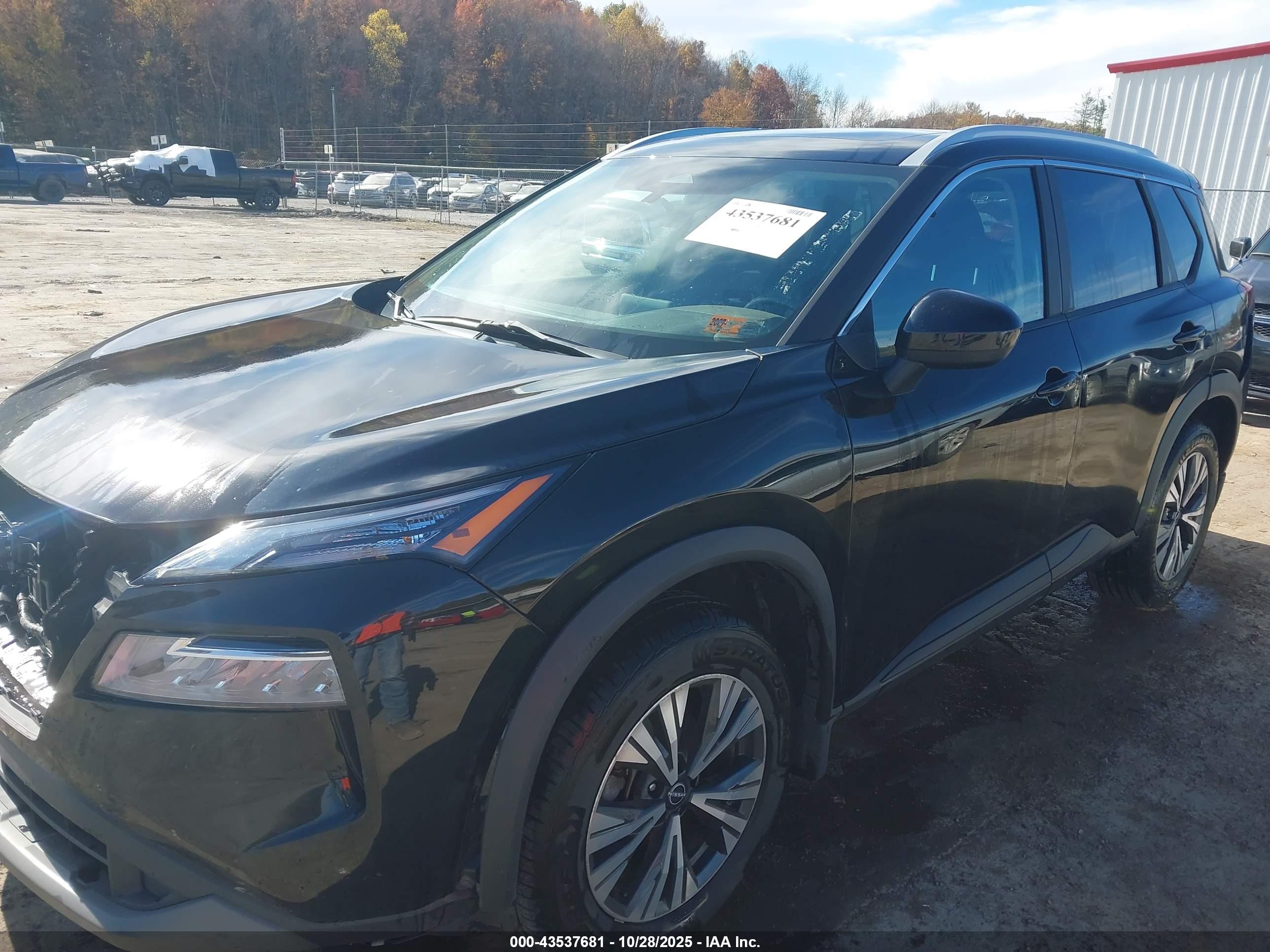 NISSAN ROGUE image 2