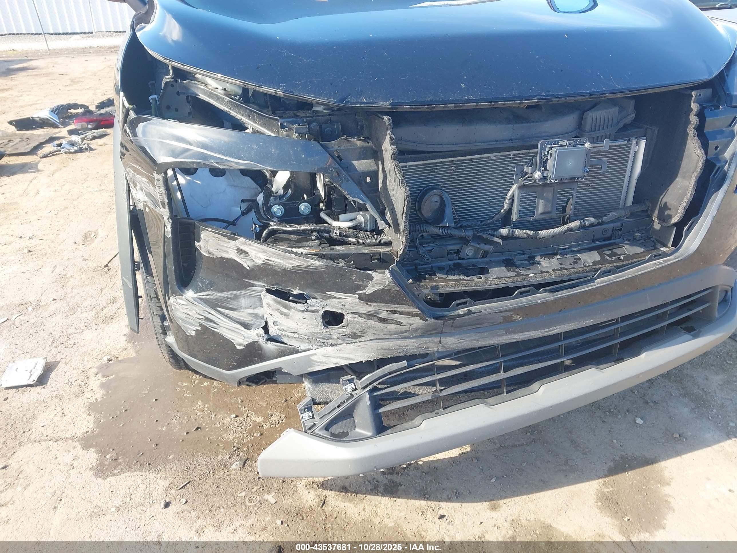 NISSAN ROGUE image 6