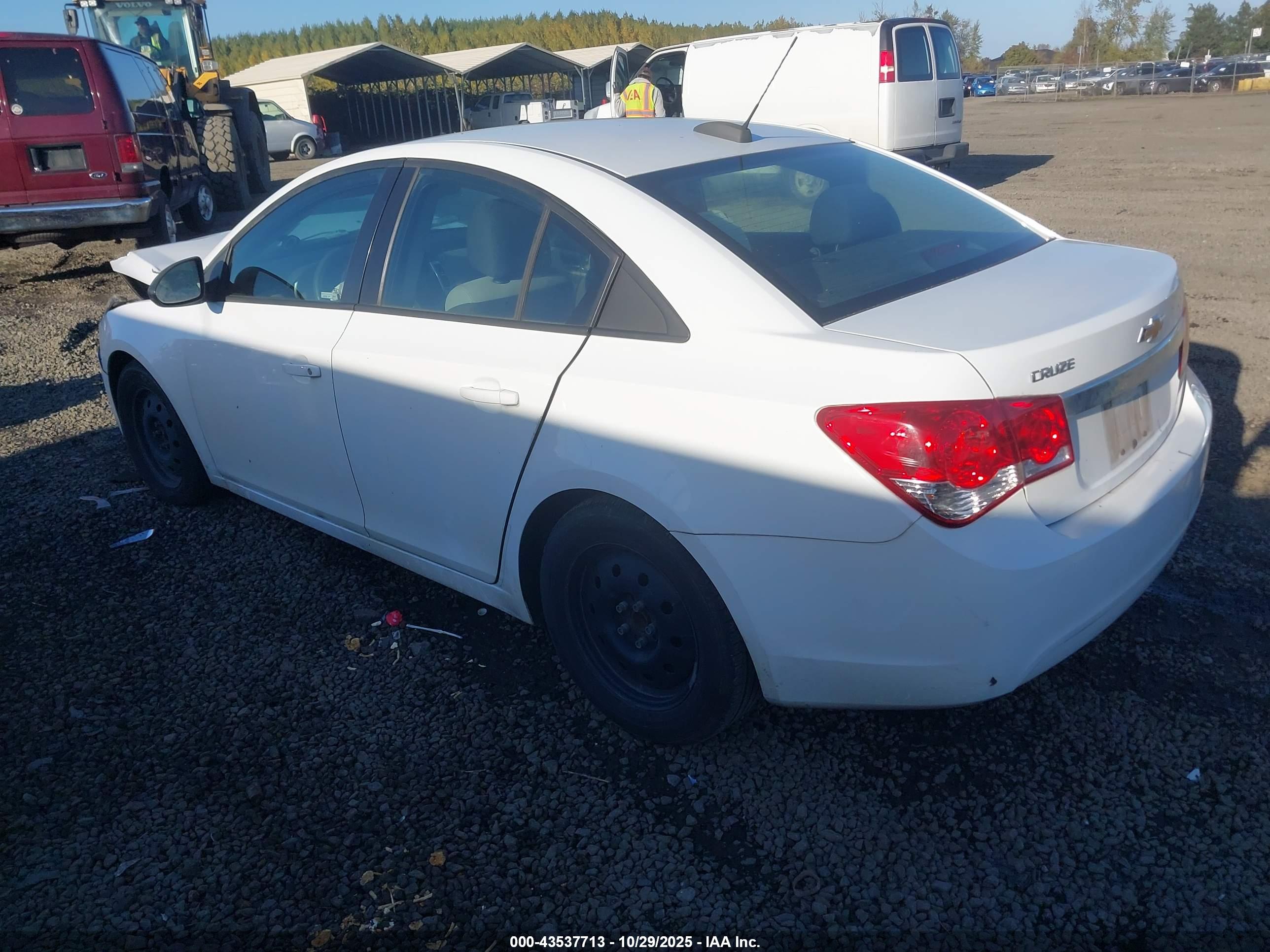 CHEVROLET CRUZE image 3