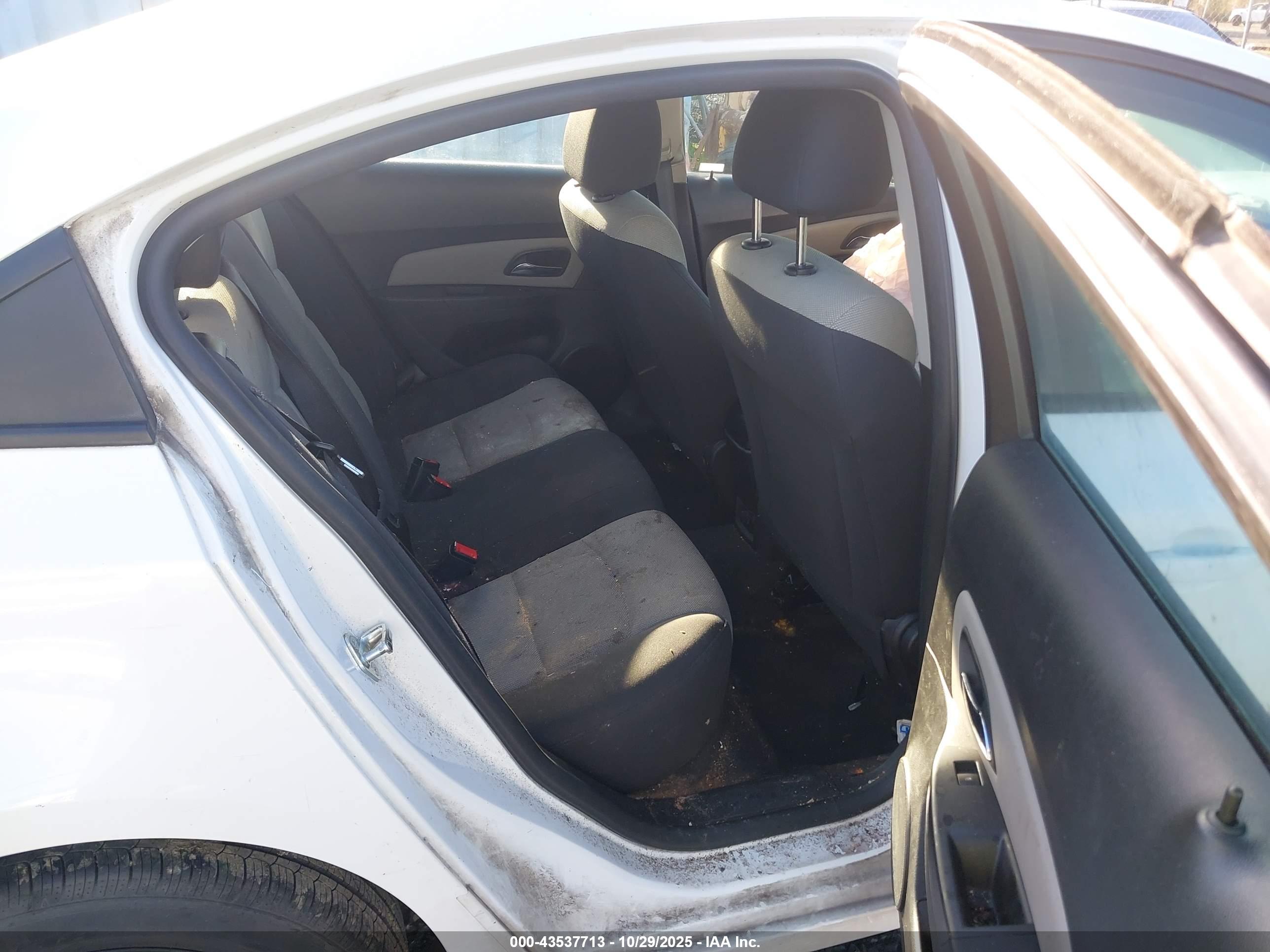 CHEVROLET CRUZE image 8