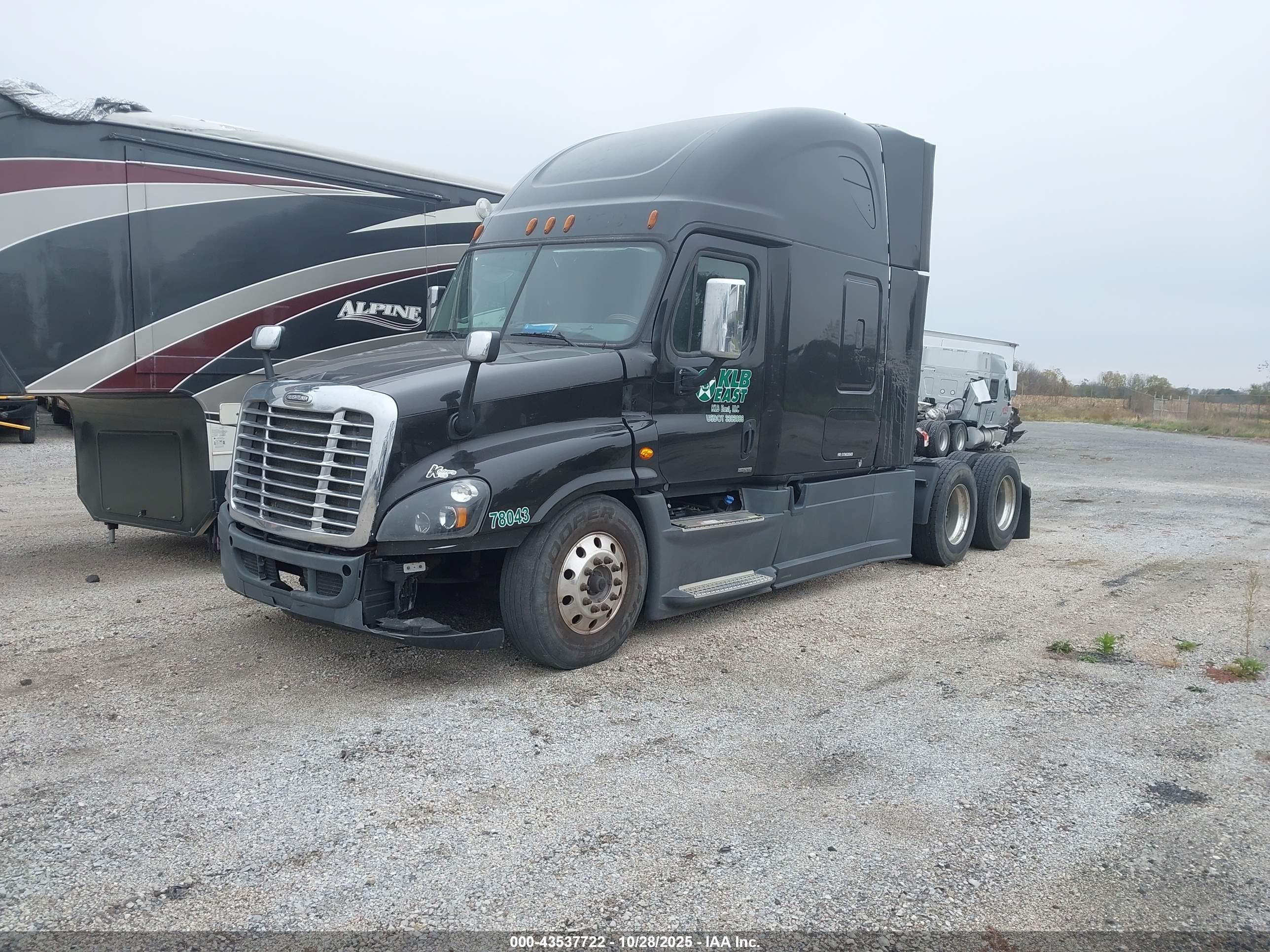 FREIGHTLINER CASCADIA image 2