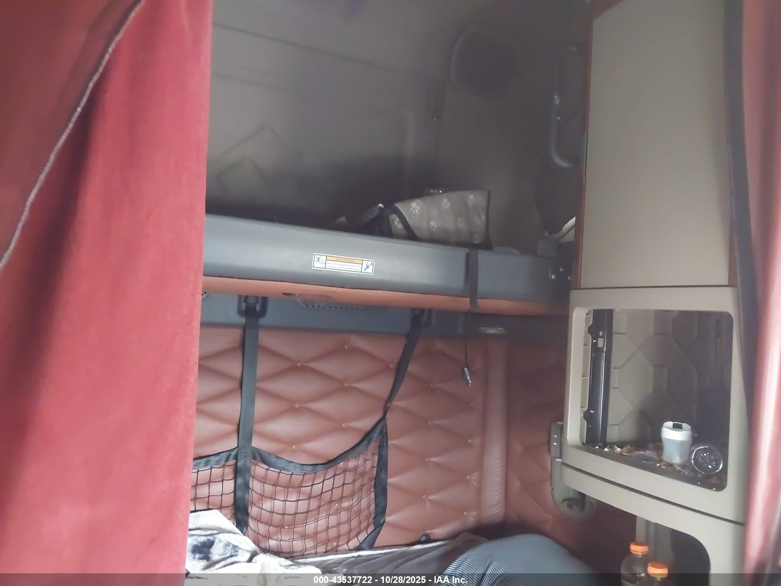 FREIGHTLINER CASCADIA image 7