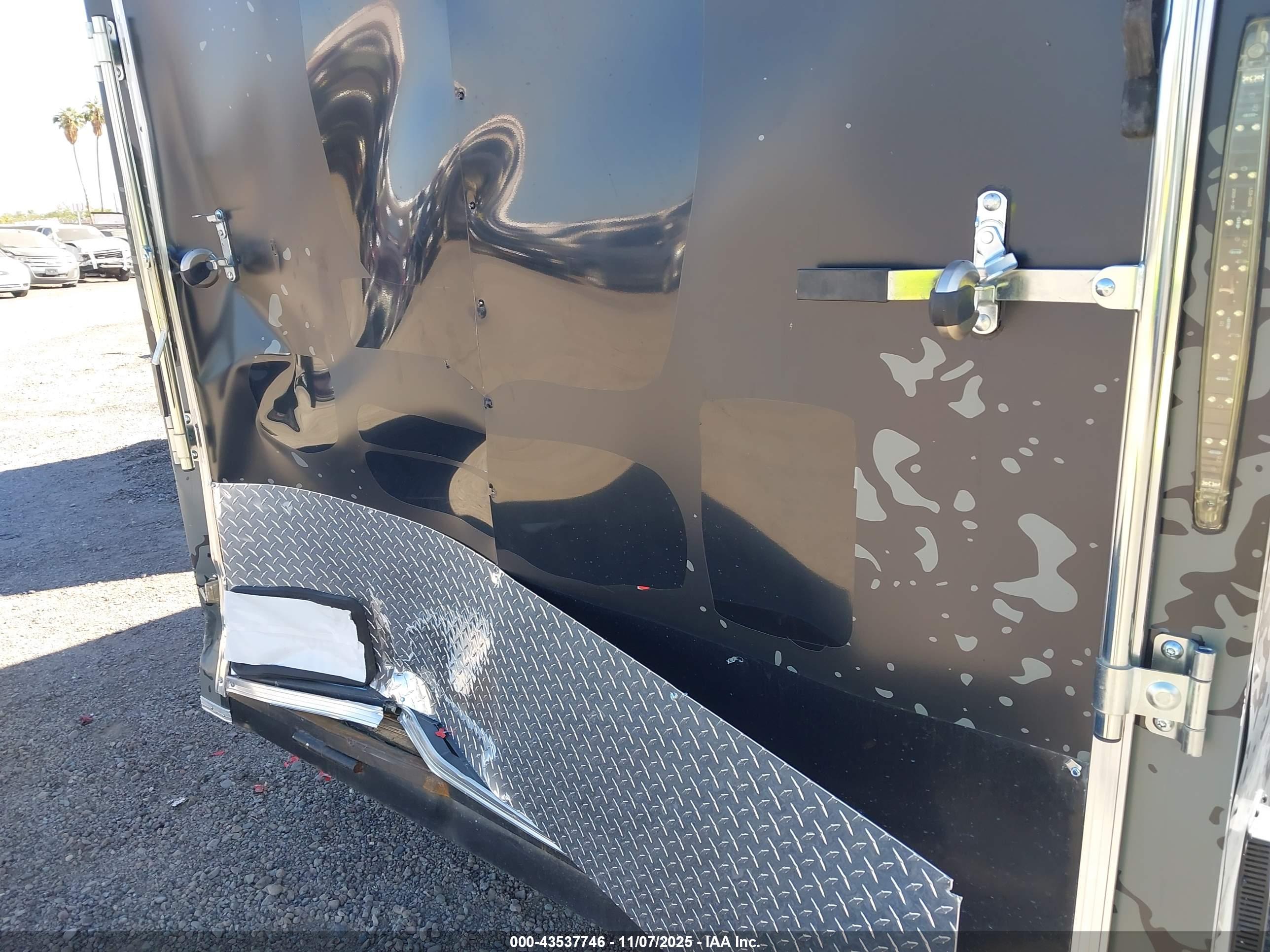 UTILITY A image 6