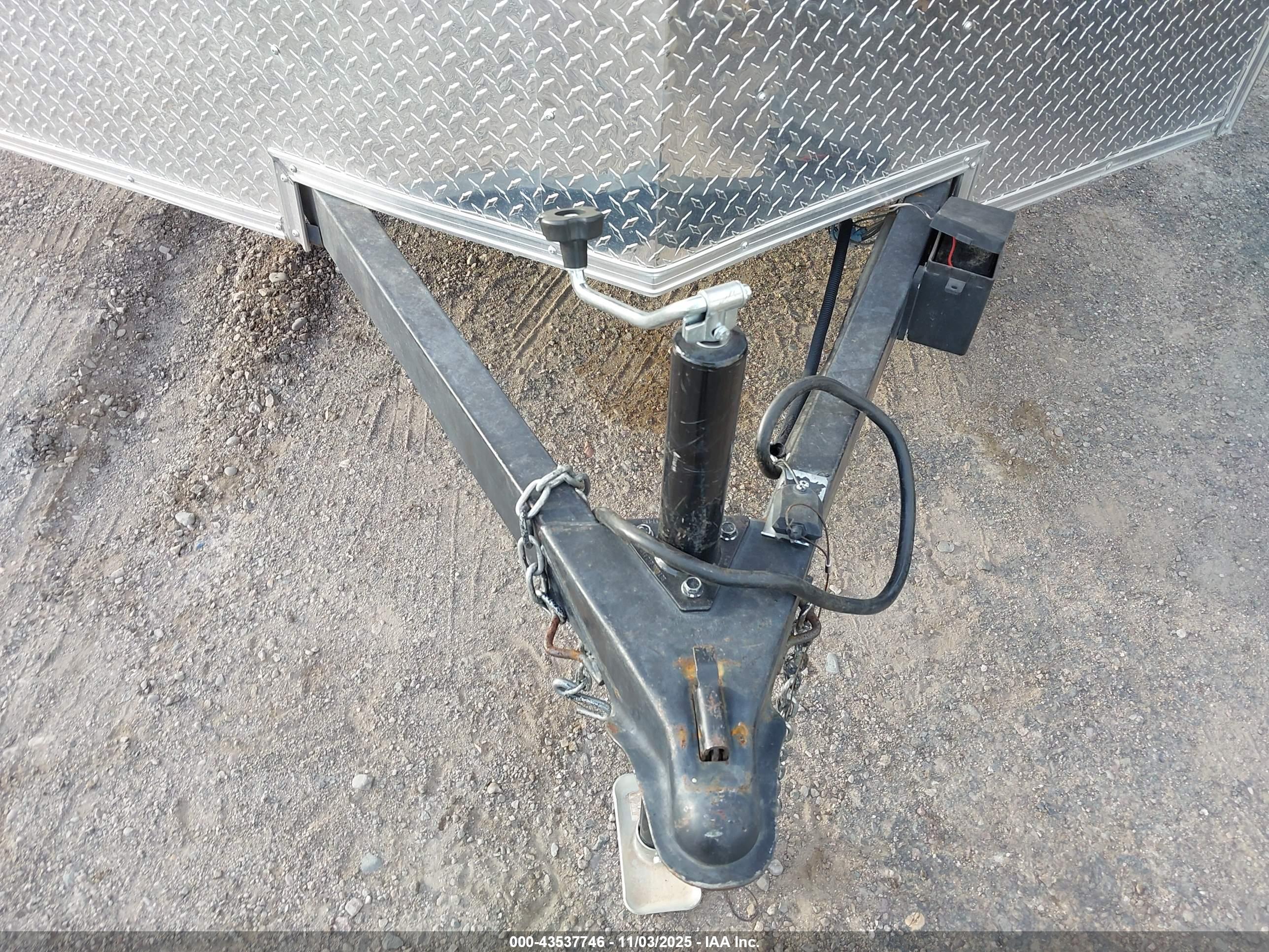 UTILITY A image 7