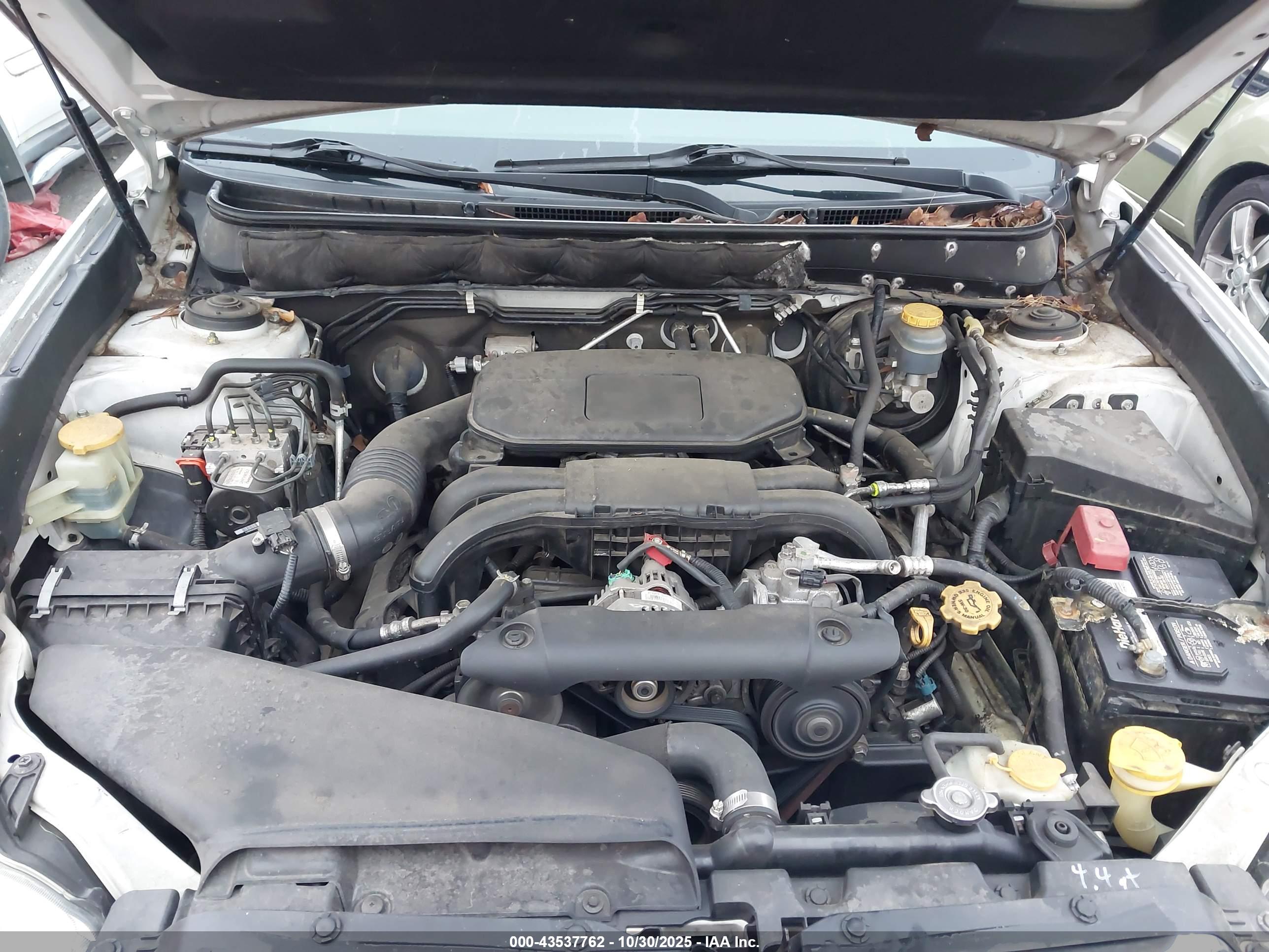SUBARU OUTBACK image 10