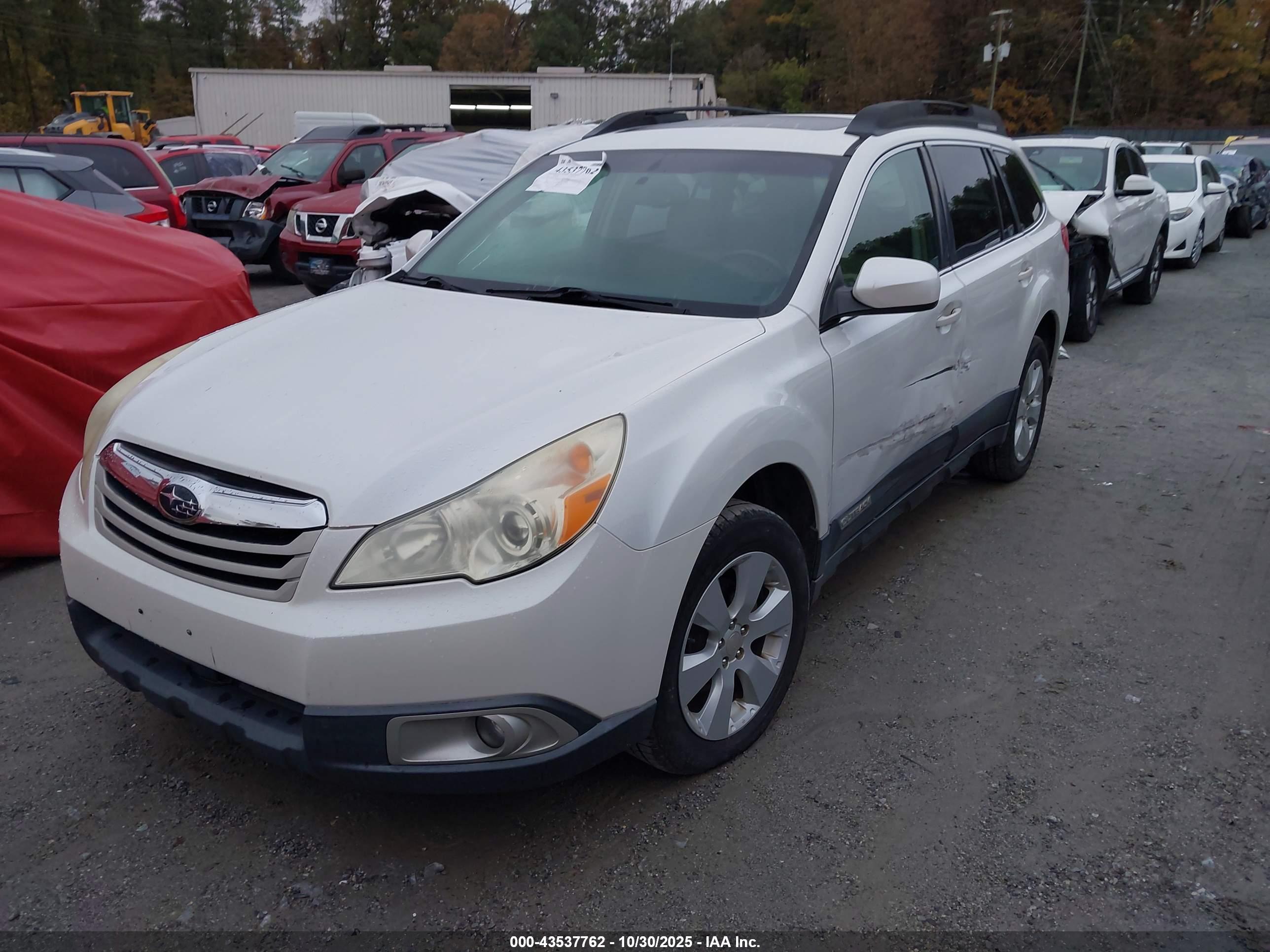 SUBARU OUTBACK image 2