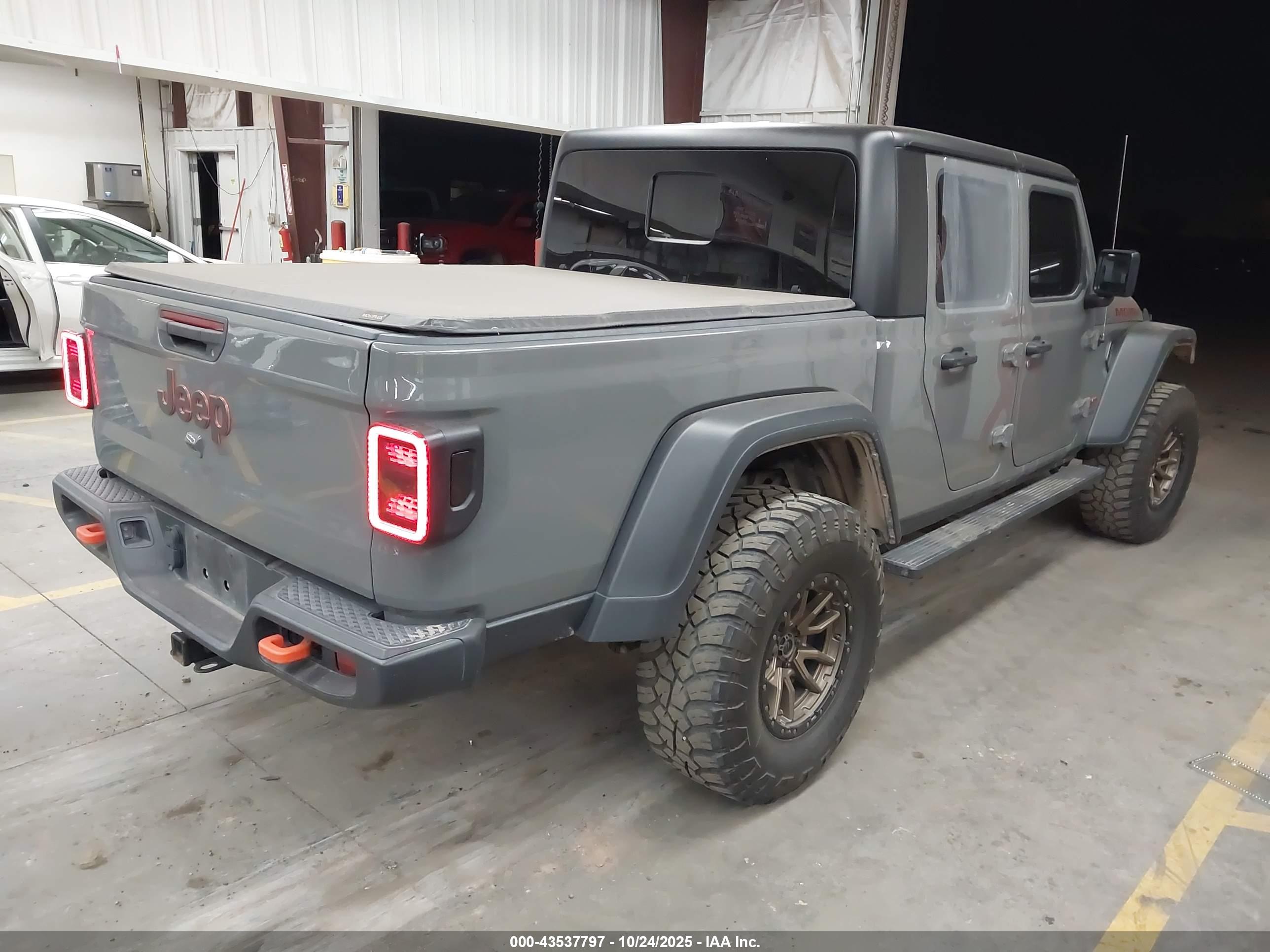 JEEP GLADIATOR image 4